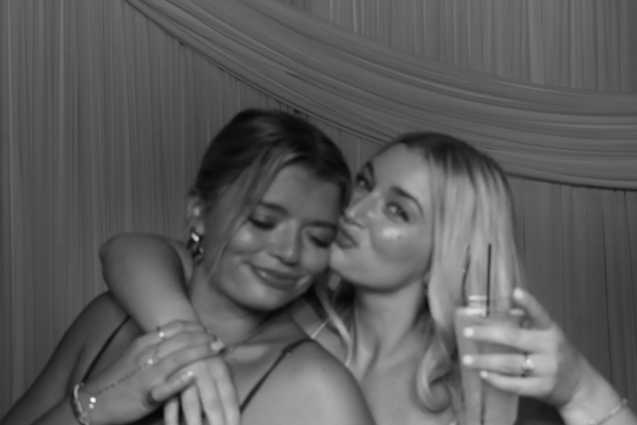 des-moines-wedding-photo-booth