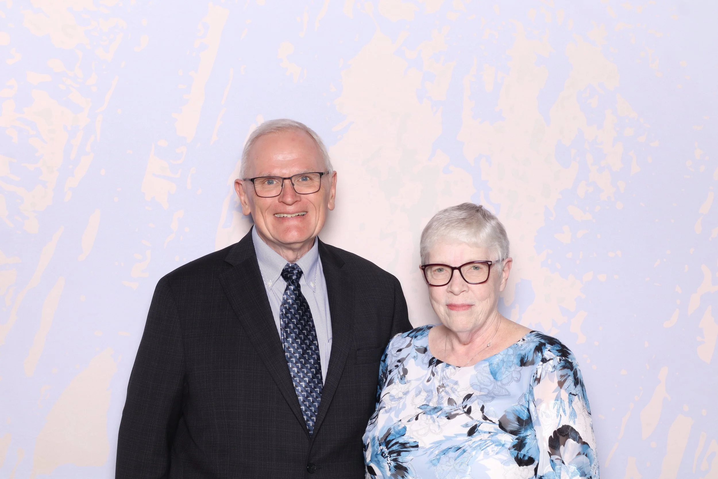 des-moines-wedding-photo-booth-guests