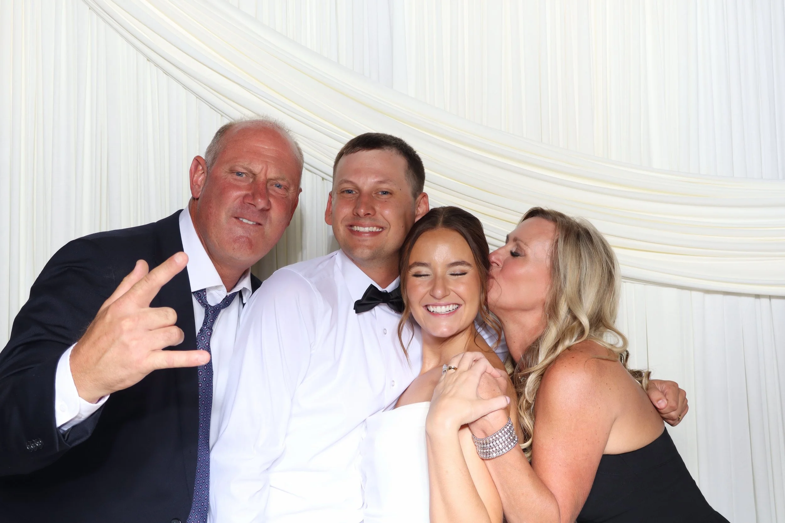 des-moines-wedding-photo-booth