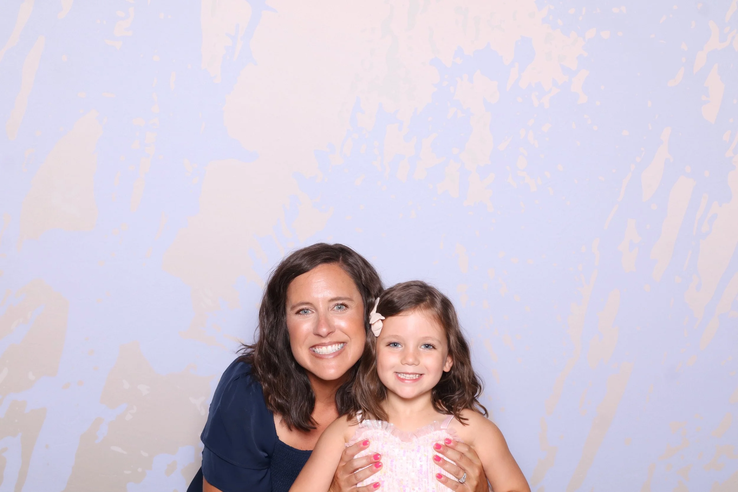 des-moines-wedding-photo-booth-guests