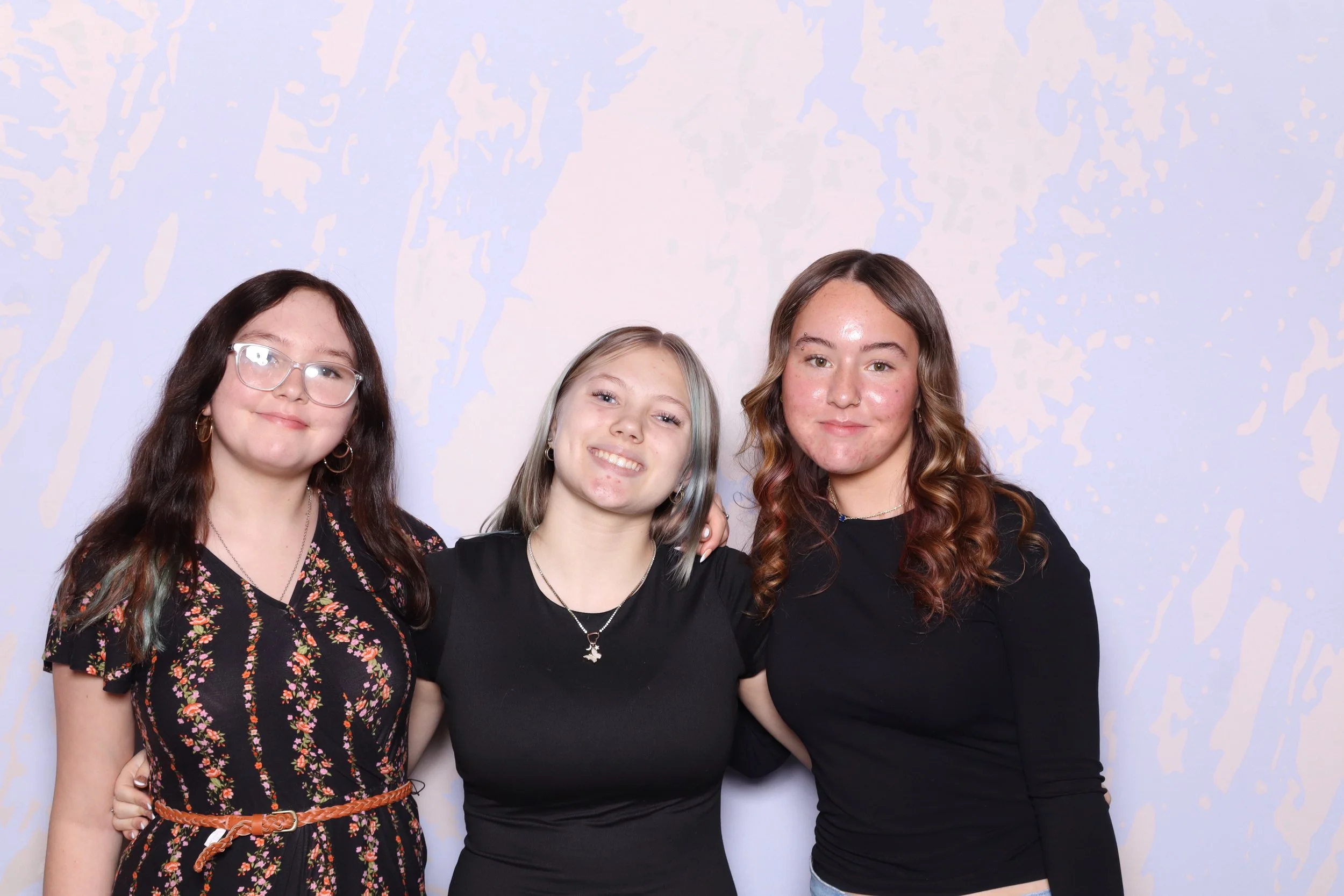 des-moines-wedding-photo-booth-guests