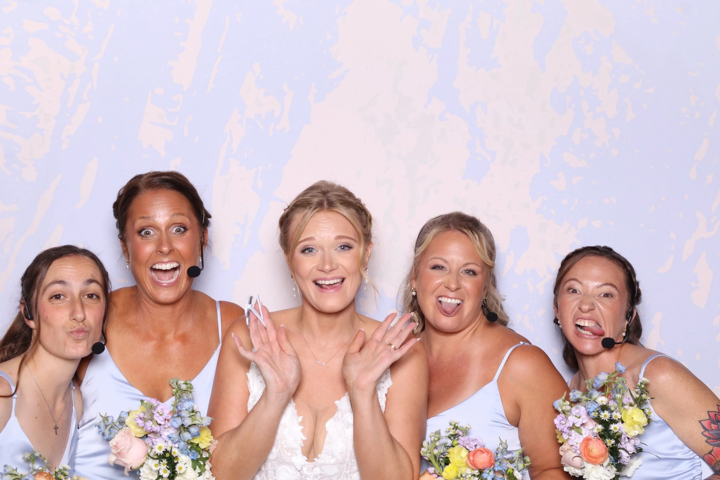des-moines-wedding-photo-booth-guests