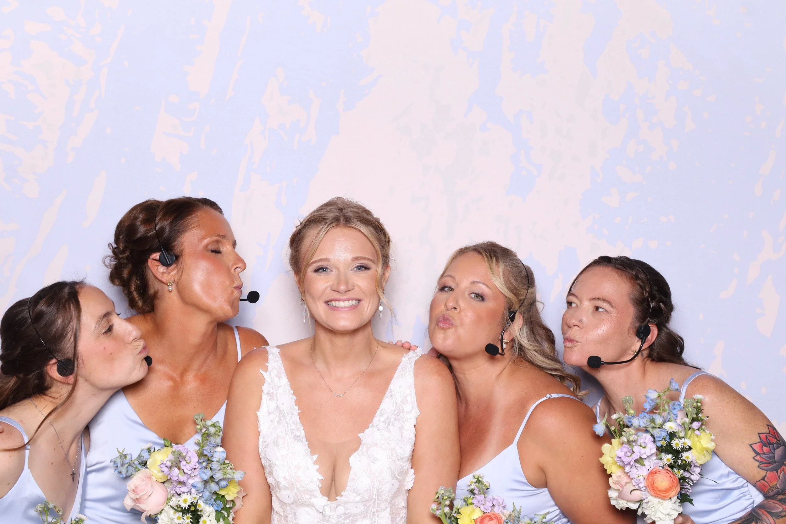 des-moines-wedding-photo-booth-guests