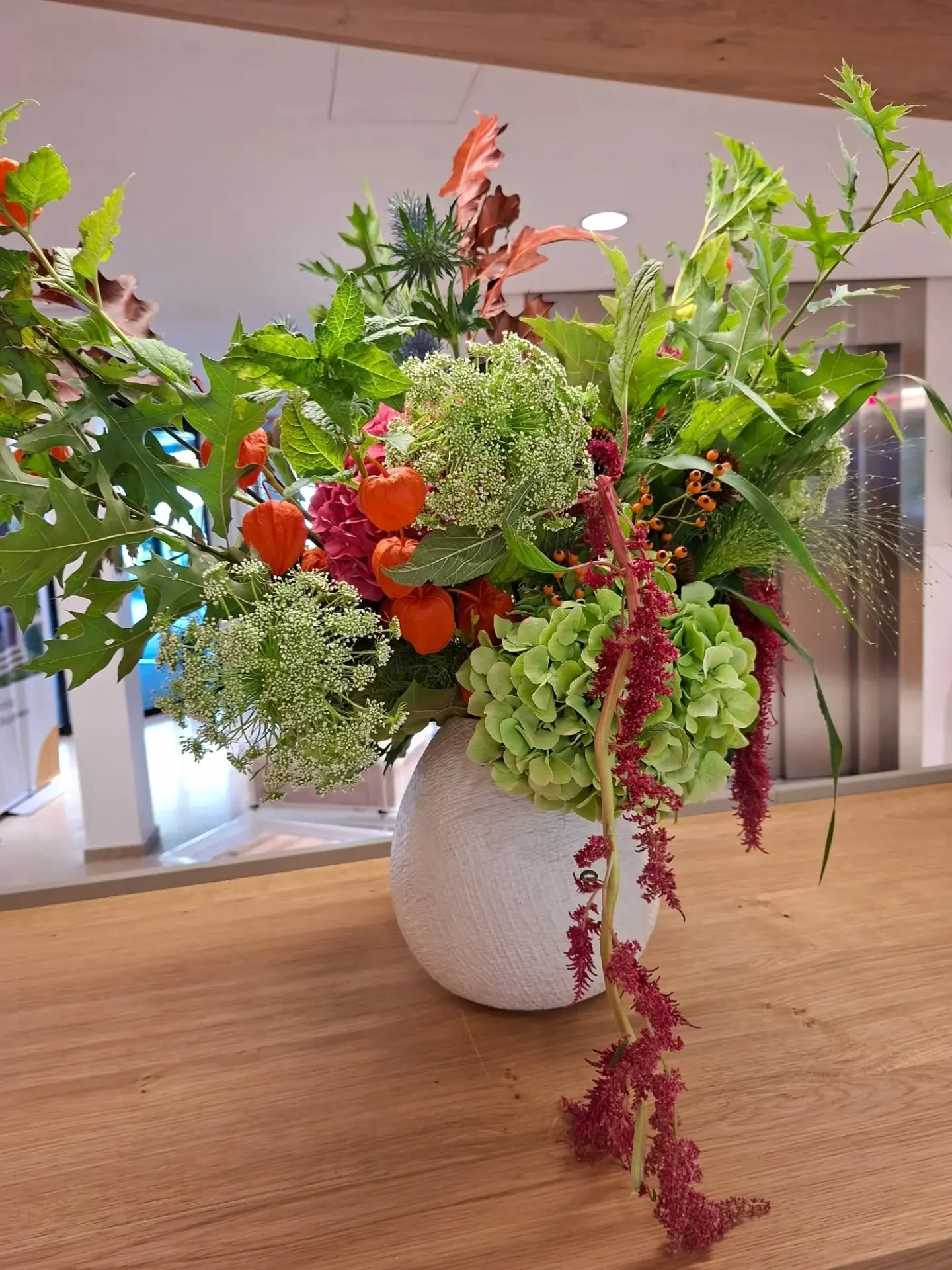 S e p t em b e r 🌿
.
.
Location: @stiftung.obesunne 

Blumen: @bluemeatelierkuemin 
.
.
#amaranthus #hortesie #kerbel #laub #herbstbote