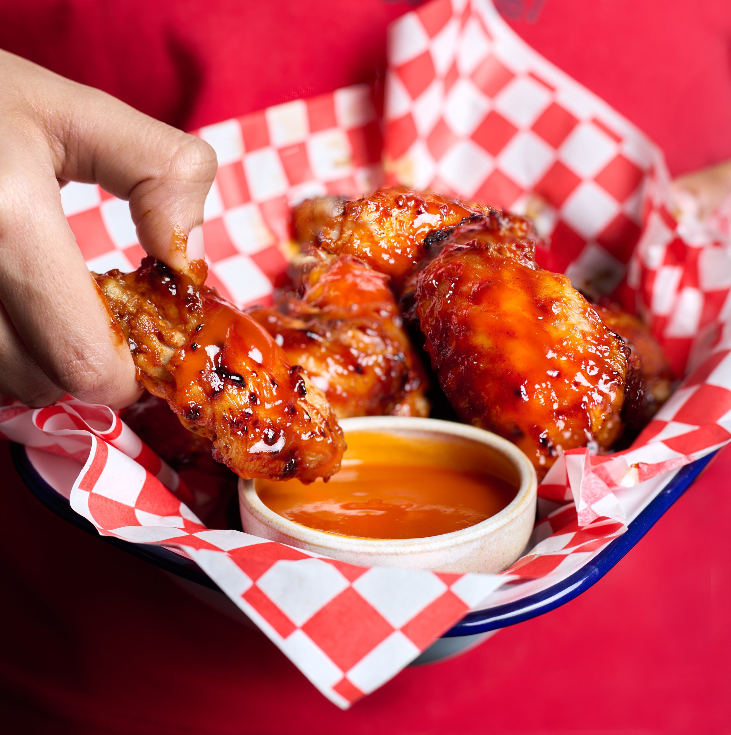 New_Buffalo chicken wings_Lifestyle 01.jpg