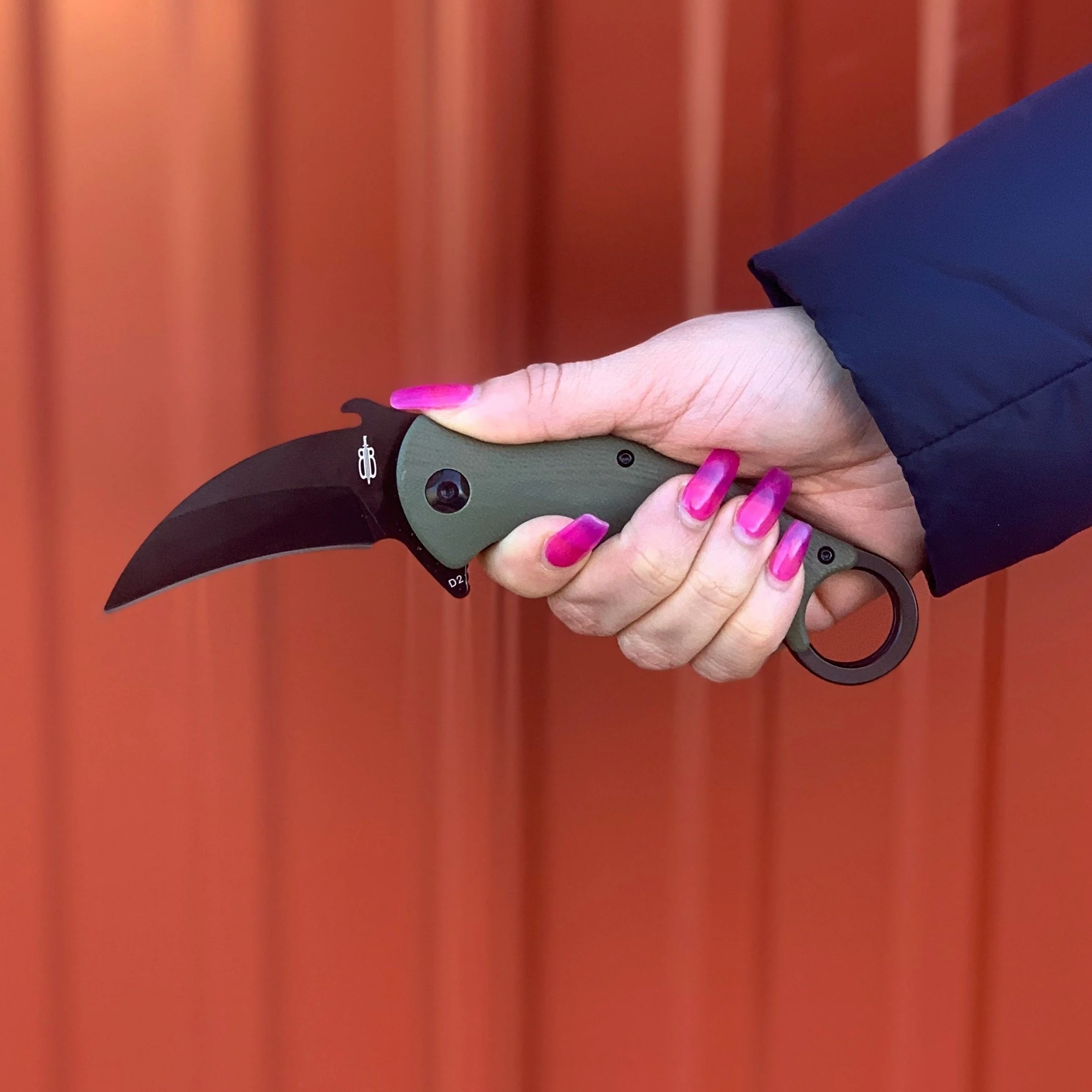 Tactical Karambit Folder Black Pic 3.jpg