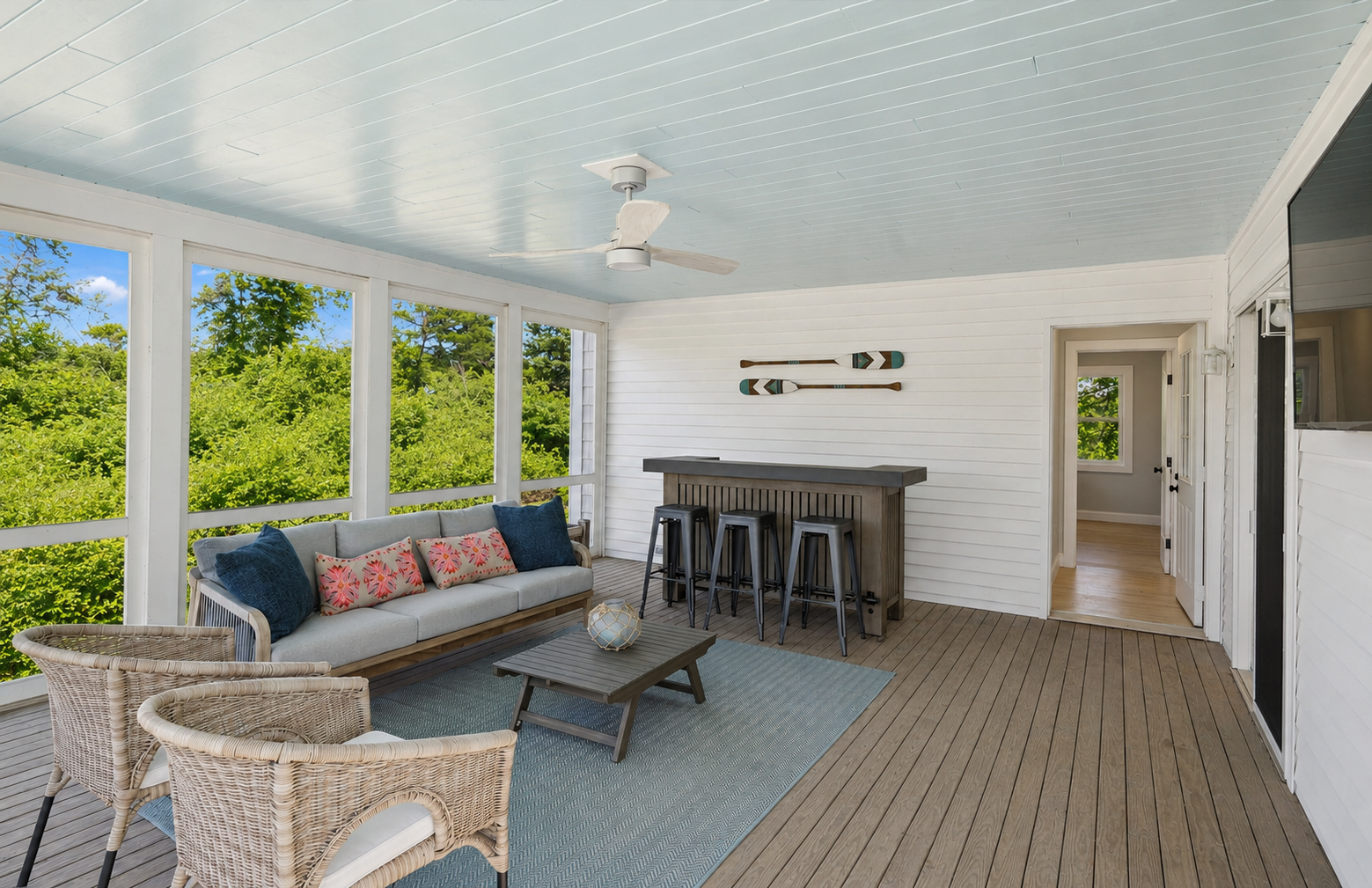 enclosed porch bar_summer.png