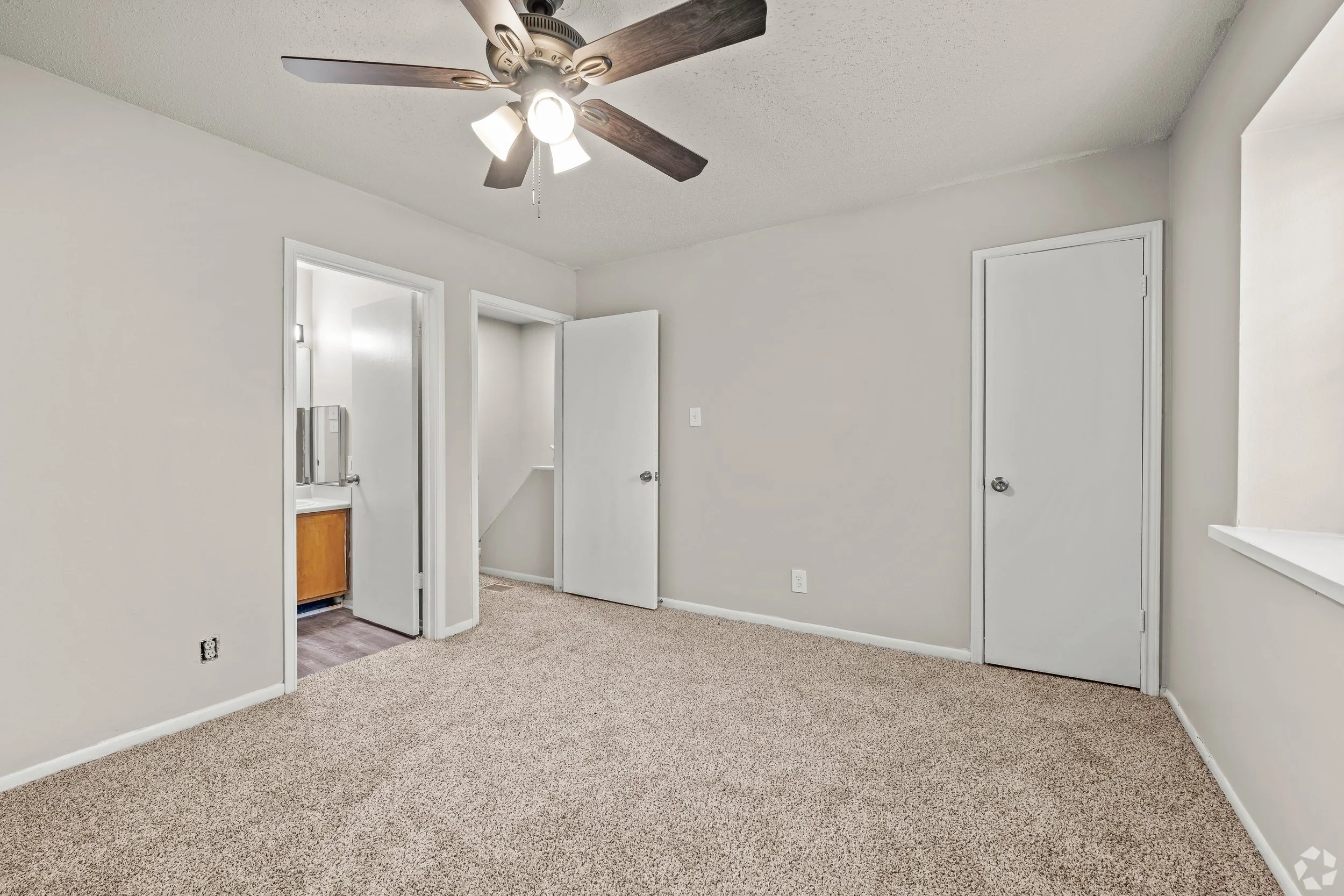 Seasons--Woodale-Apartments (1).jpg