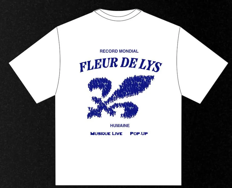 T-shirt blanc avec texte et design en bleu, mentionnant un record mondial, un nom de fleur de lys, et activités comme musique live et pop-up.