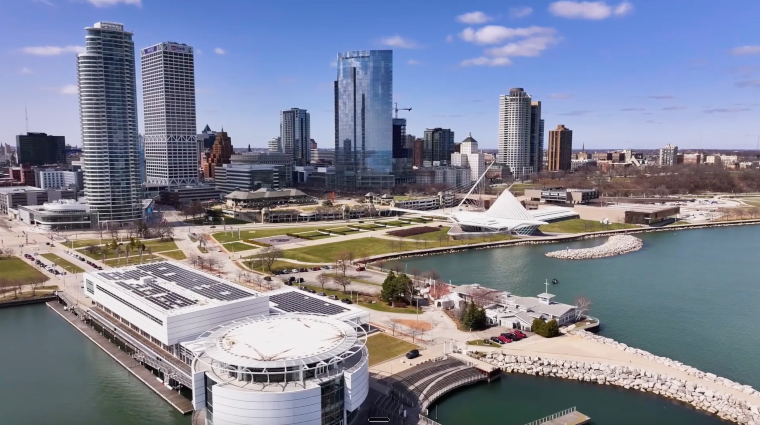 Downtown Milwaukee skyline featuring the Milwaukee Art Museum on Lake Michigan