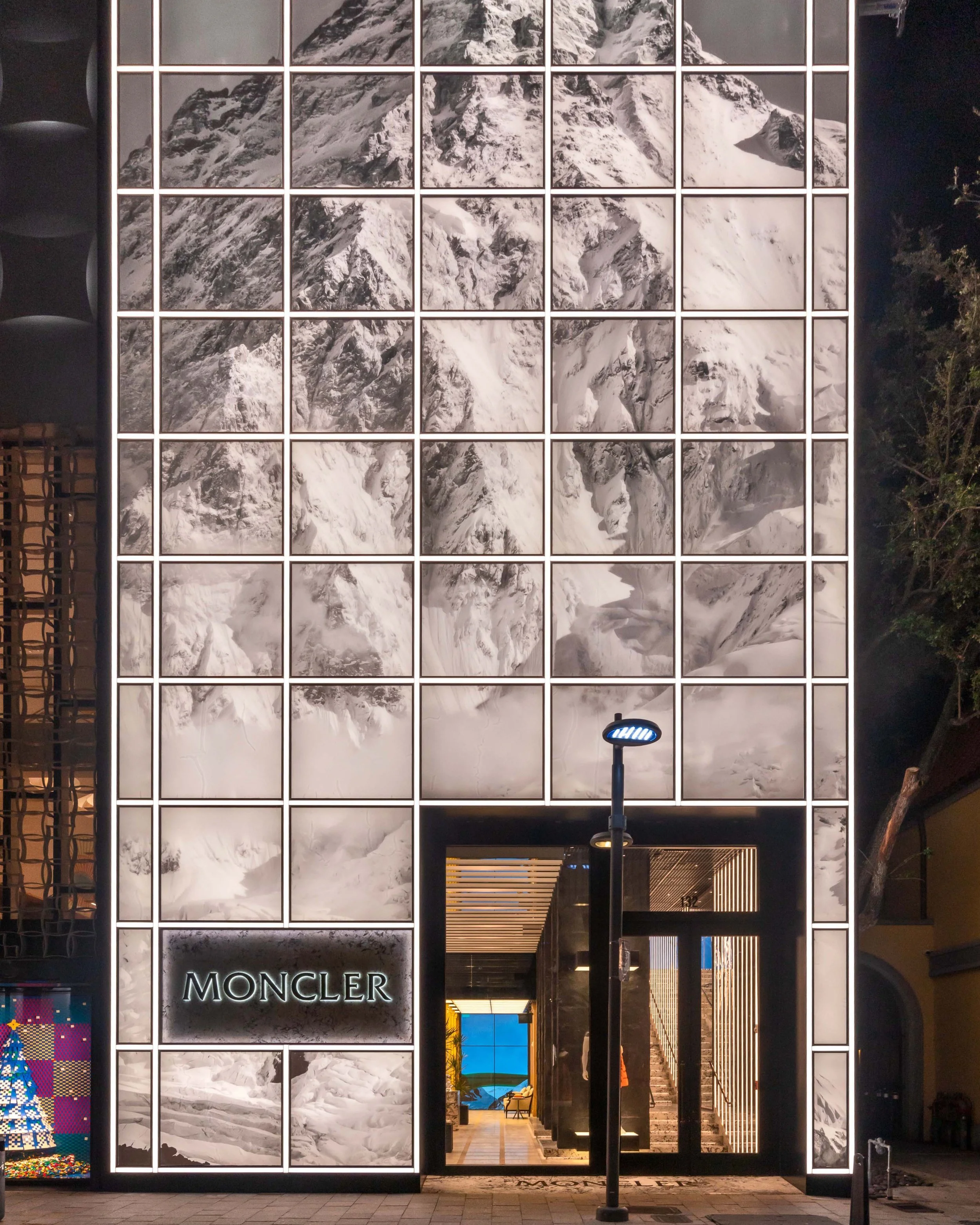 MIAMI_MONCLER_OUTSOURCE_07.jpeg