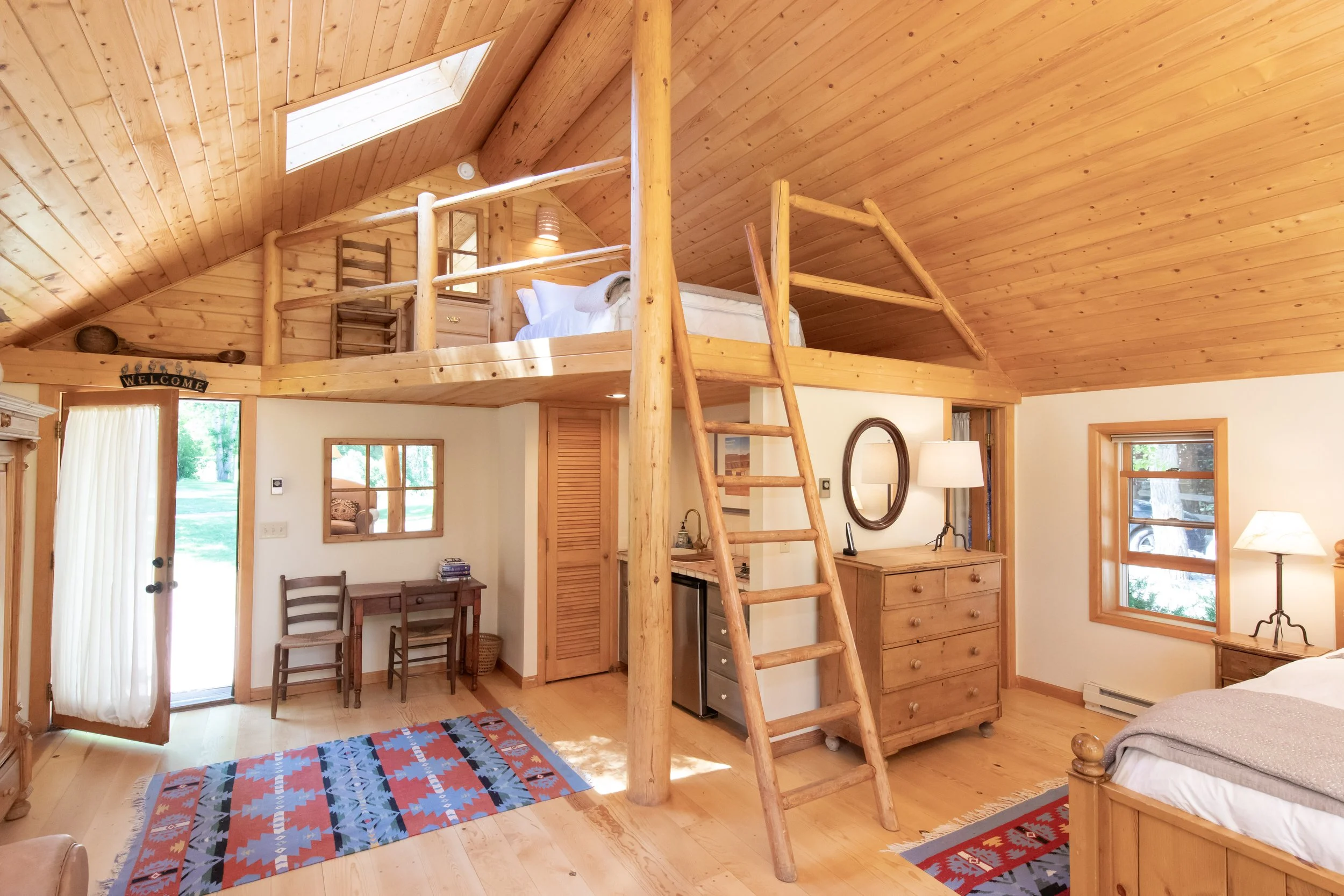 Cabin 2 - Living Space