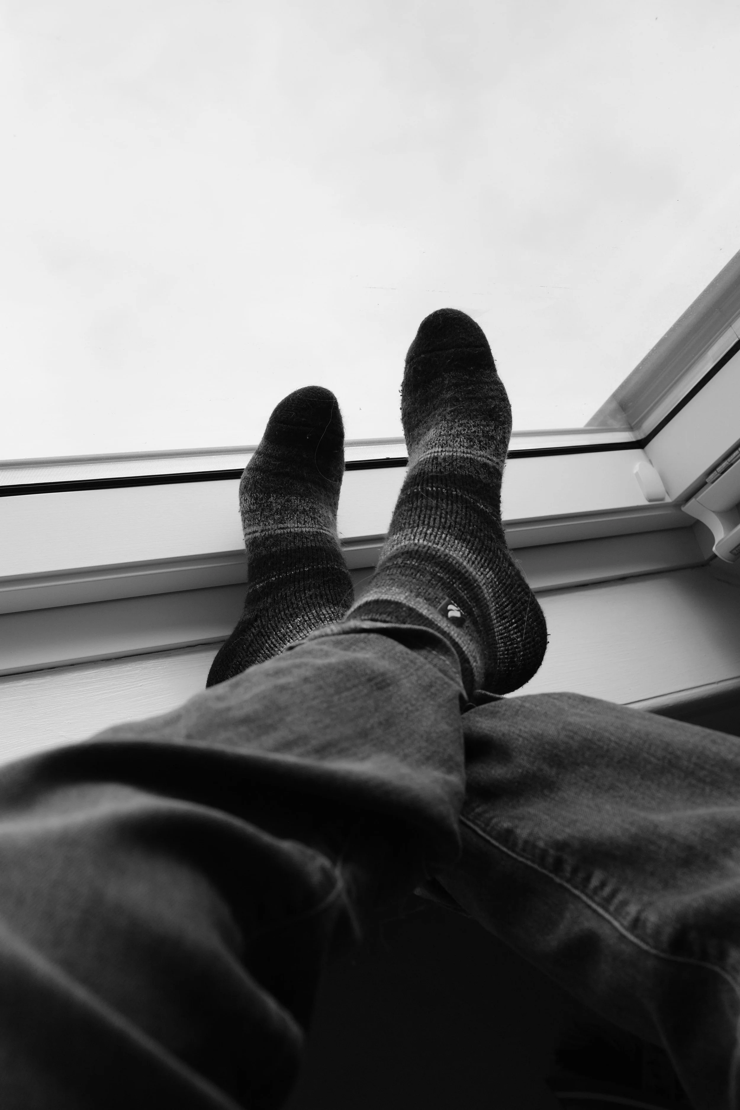 Pieds secs en hiver : pourquoi ça empire (et comment garder des talons souples)