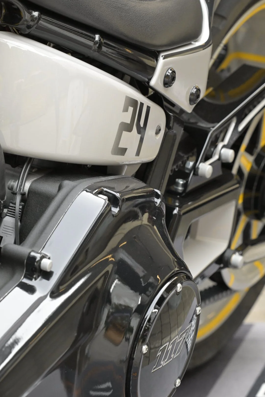 Produktfotografie Harley-Davidson Würzburg Village: Detailansicht Custommotorrad.