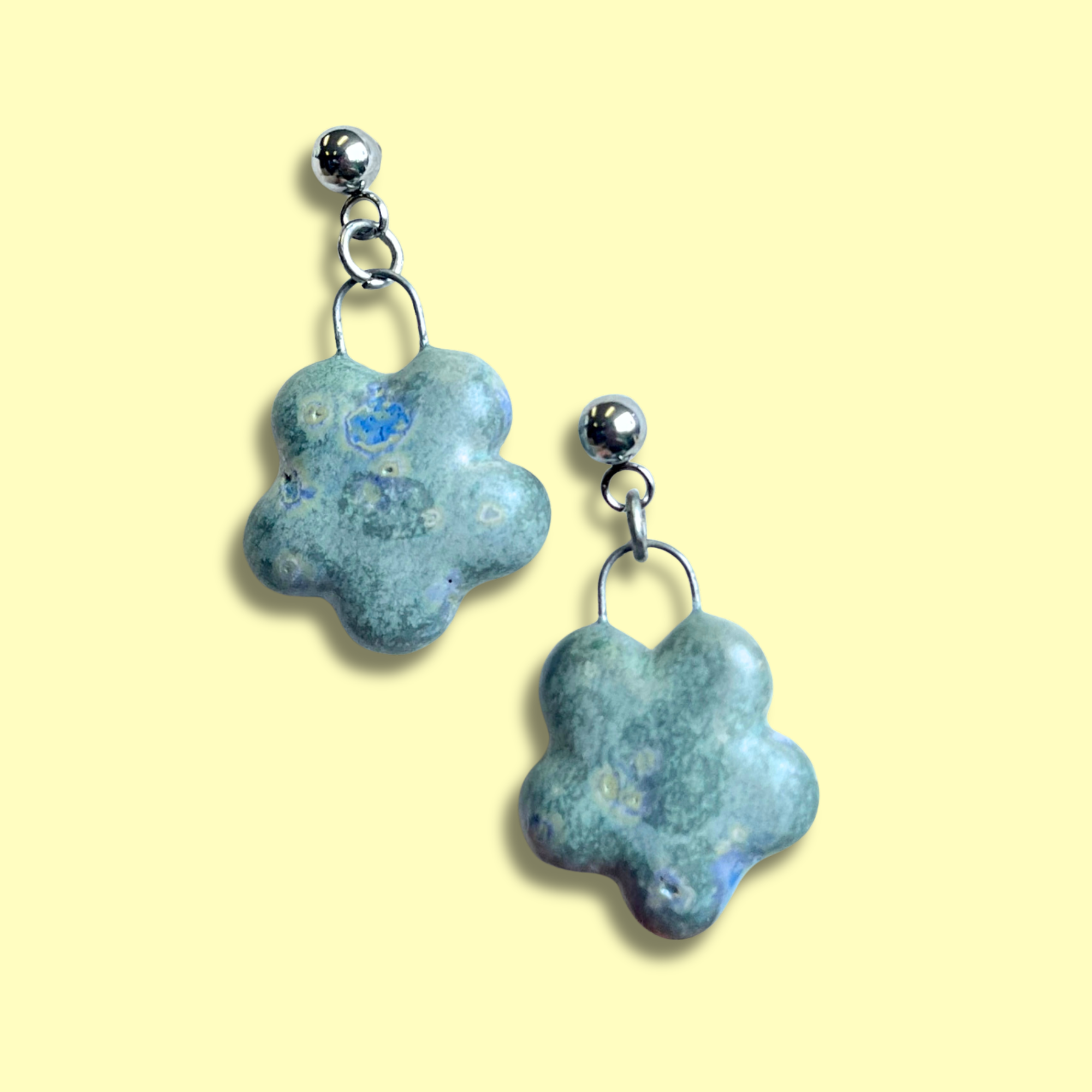 Robin’s Egg Flowers - Earrings.png