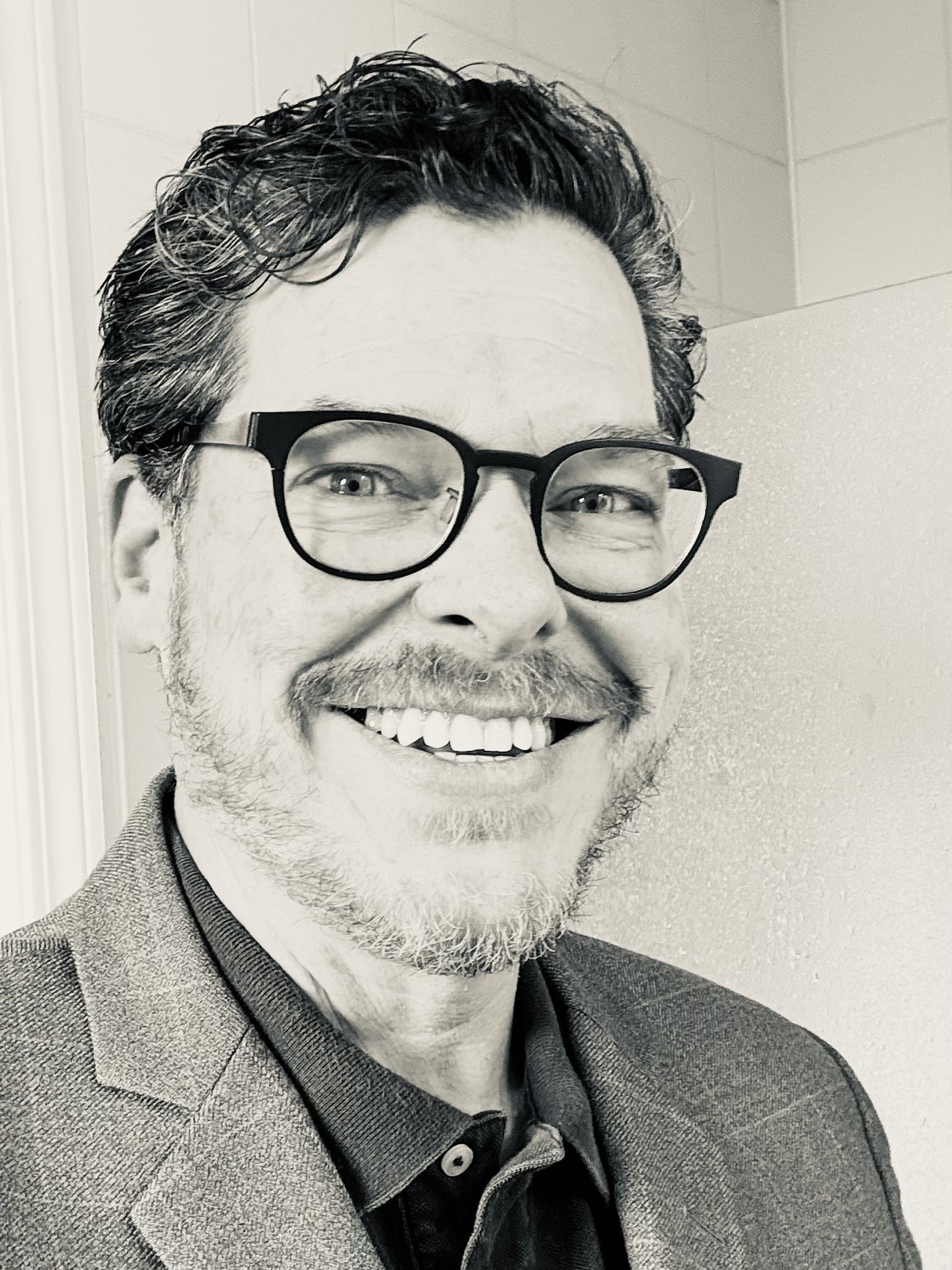 B/W Headshot of Eric Frans