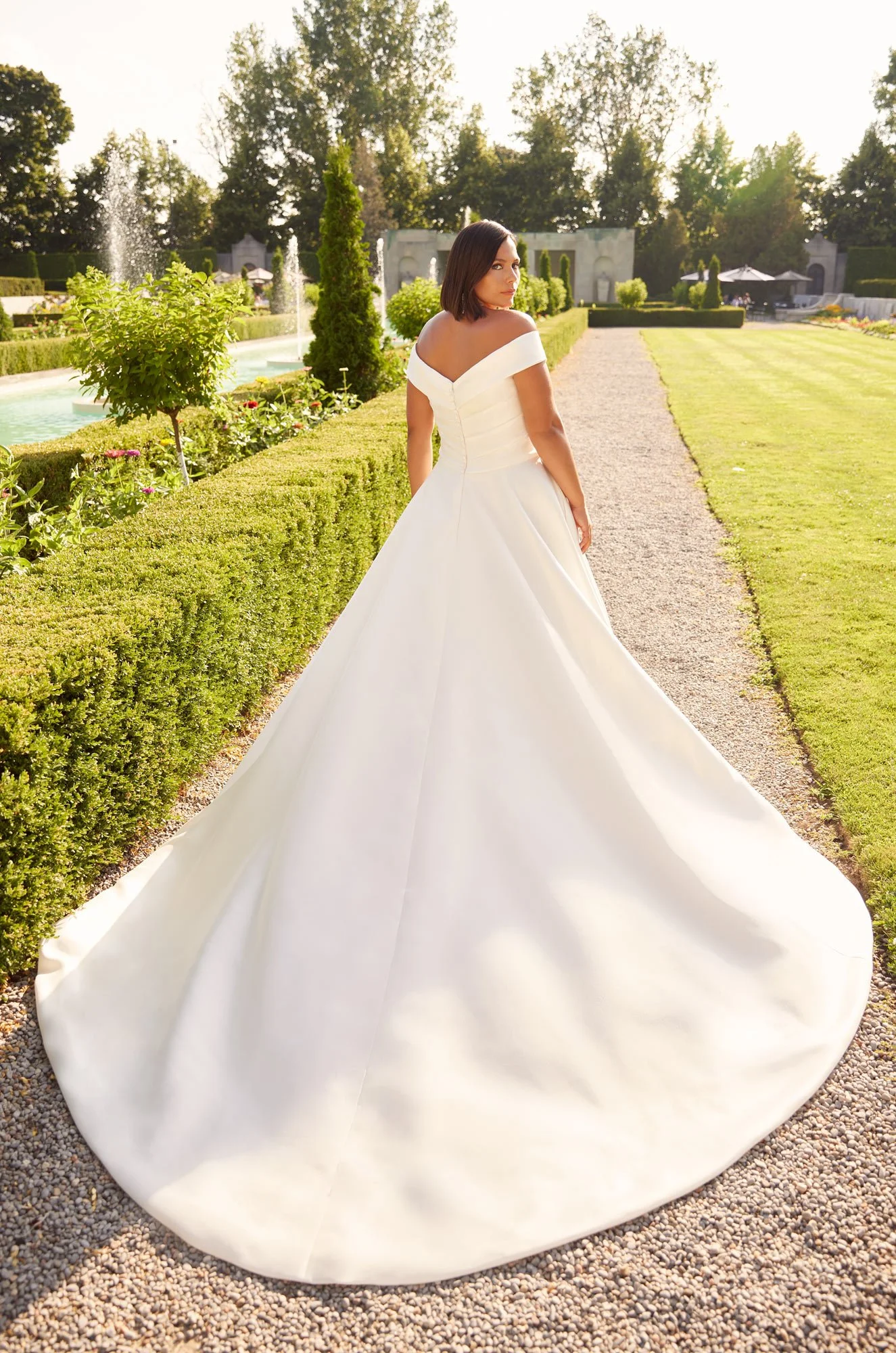 68daeb25bd8ce396360f633c_4977b-curvy.jpg
