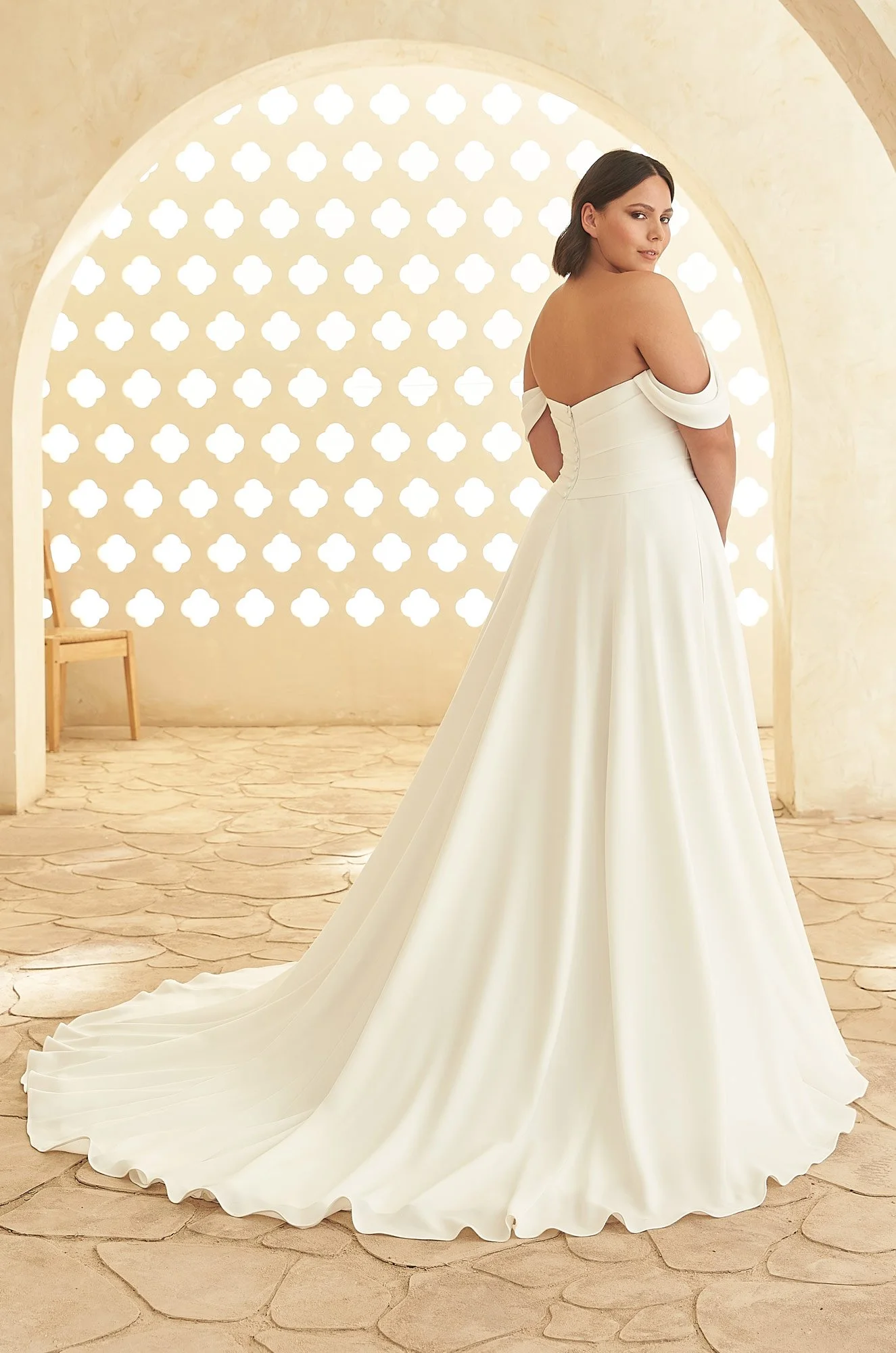 68daebd5277eb61ebfc78baa_5010b-curvy.jpg