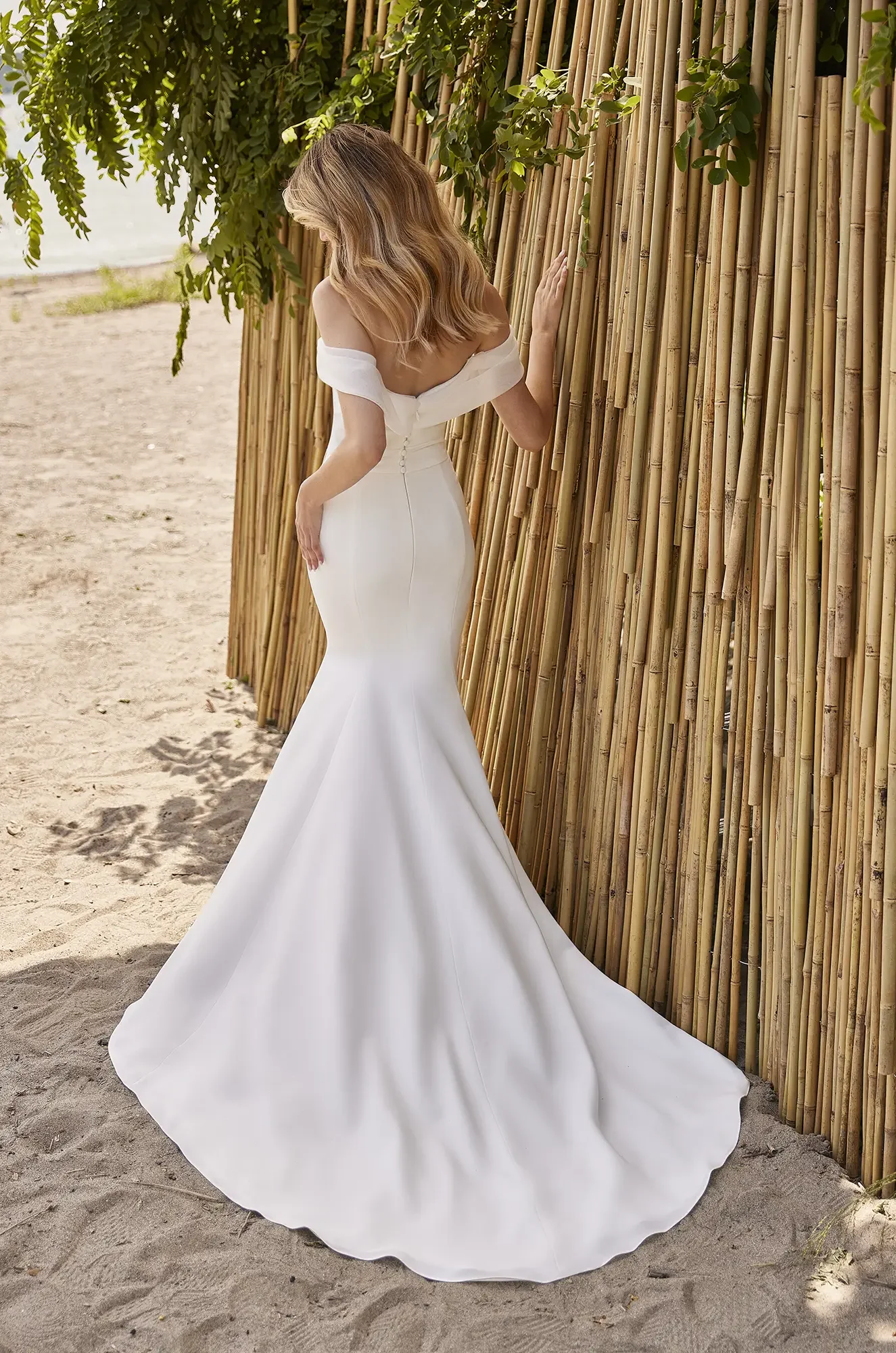 682ce39317fd2e6d64fd7cf5_mikaella-bridal-wedding-dresses-M2478-2.webp