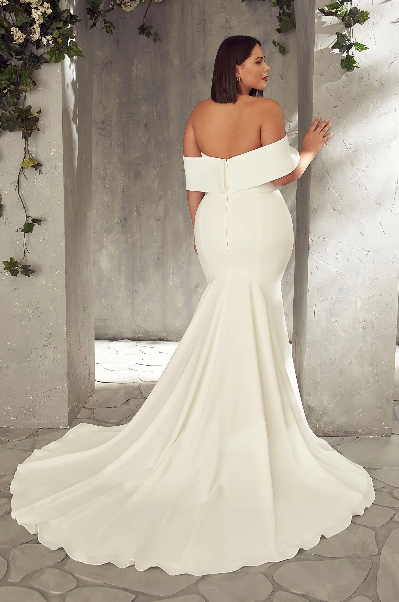 68dae78b74d7012f155f0beb_2405b-curvy.jpg