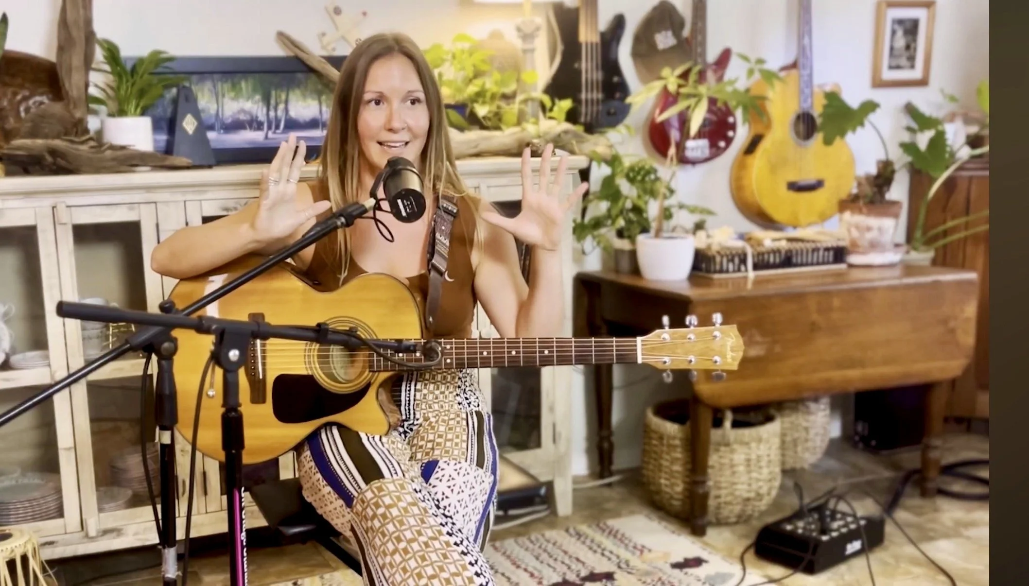 LIVING ROOM SESSION