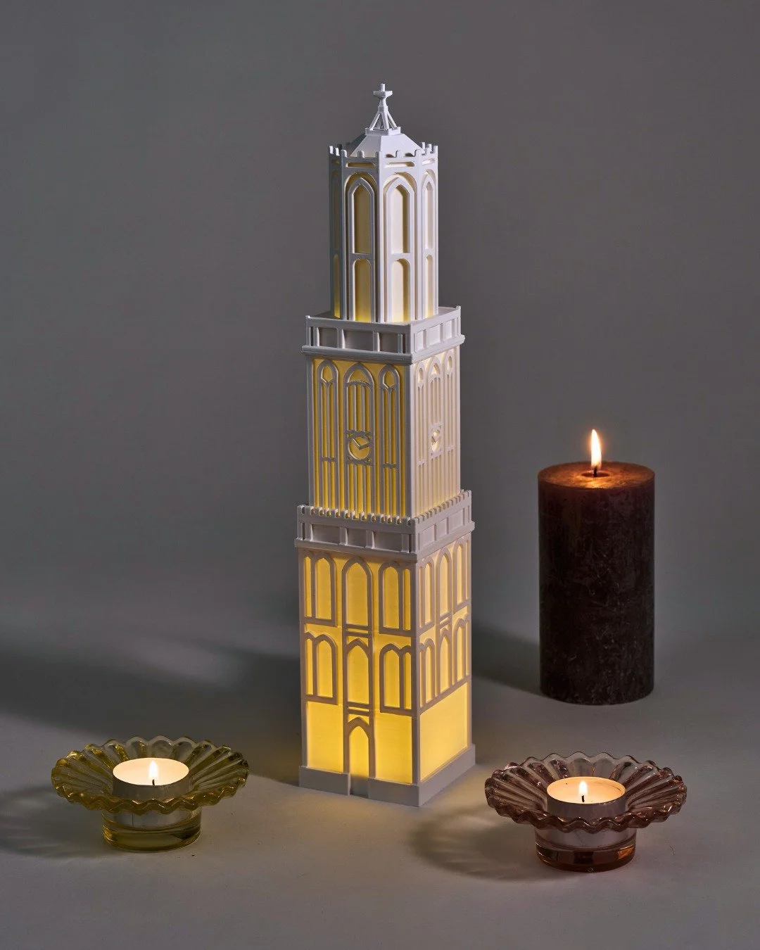 Licht uit. Kaarsen en Domlamp aan.