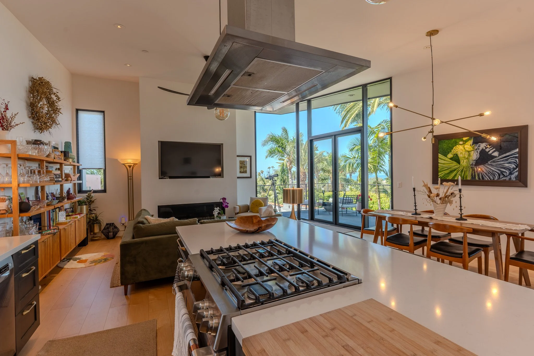 Modern Kitchen Dining Area.jpg