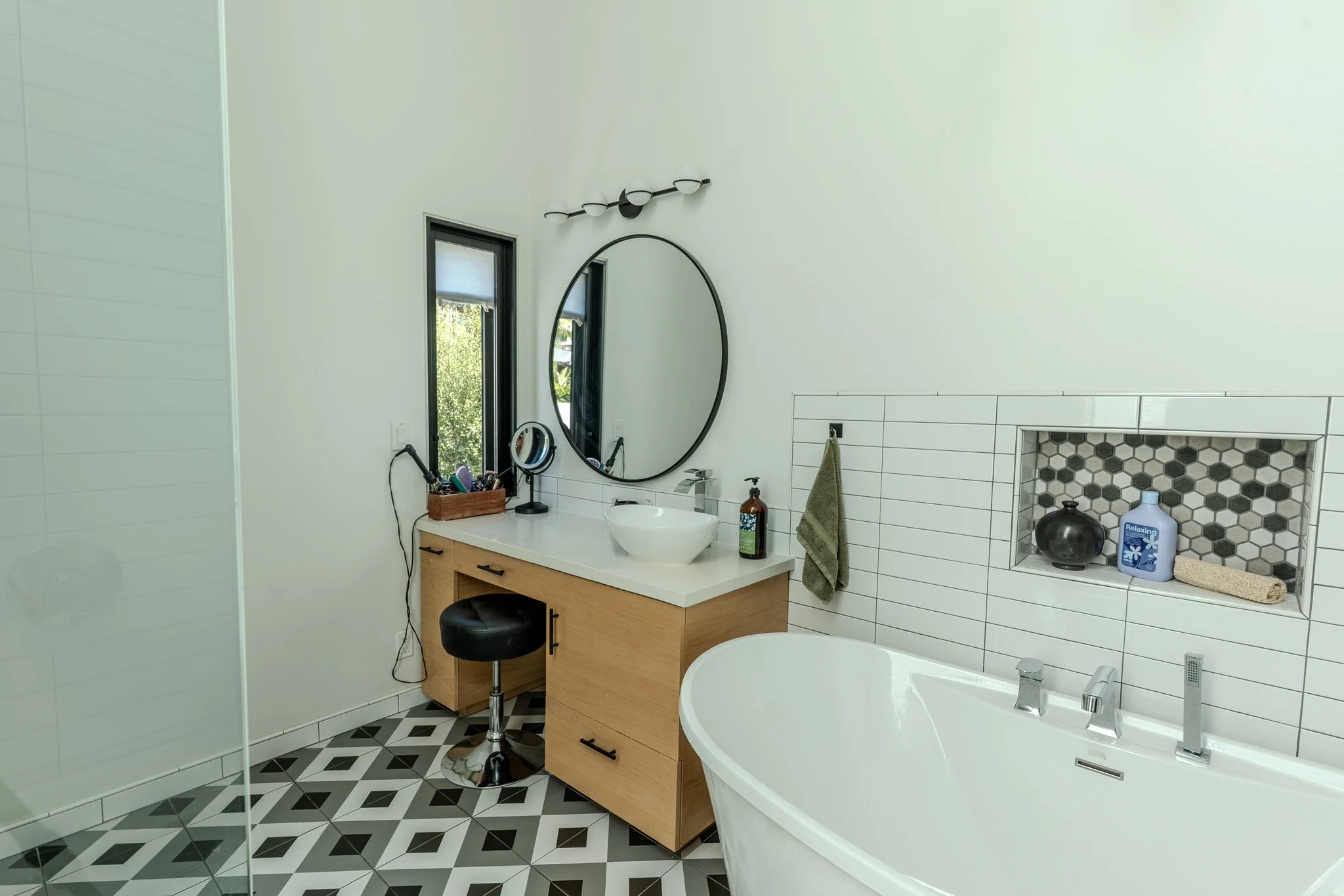 Modern Bathroom Design.jpg