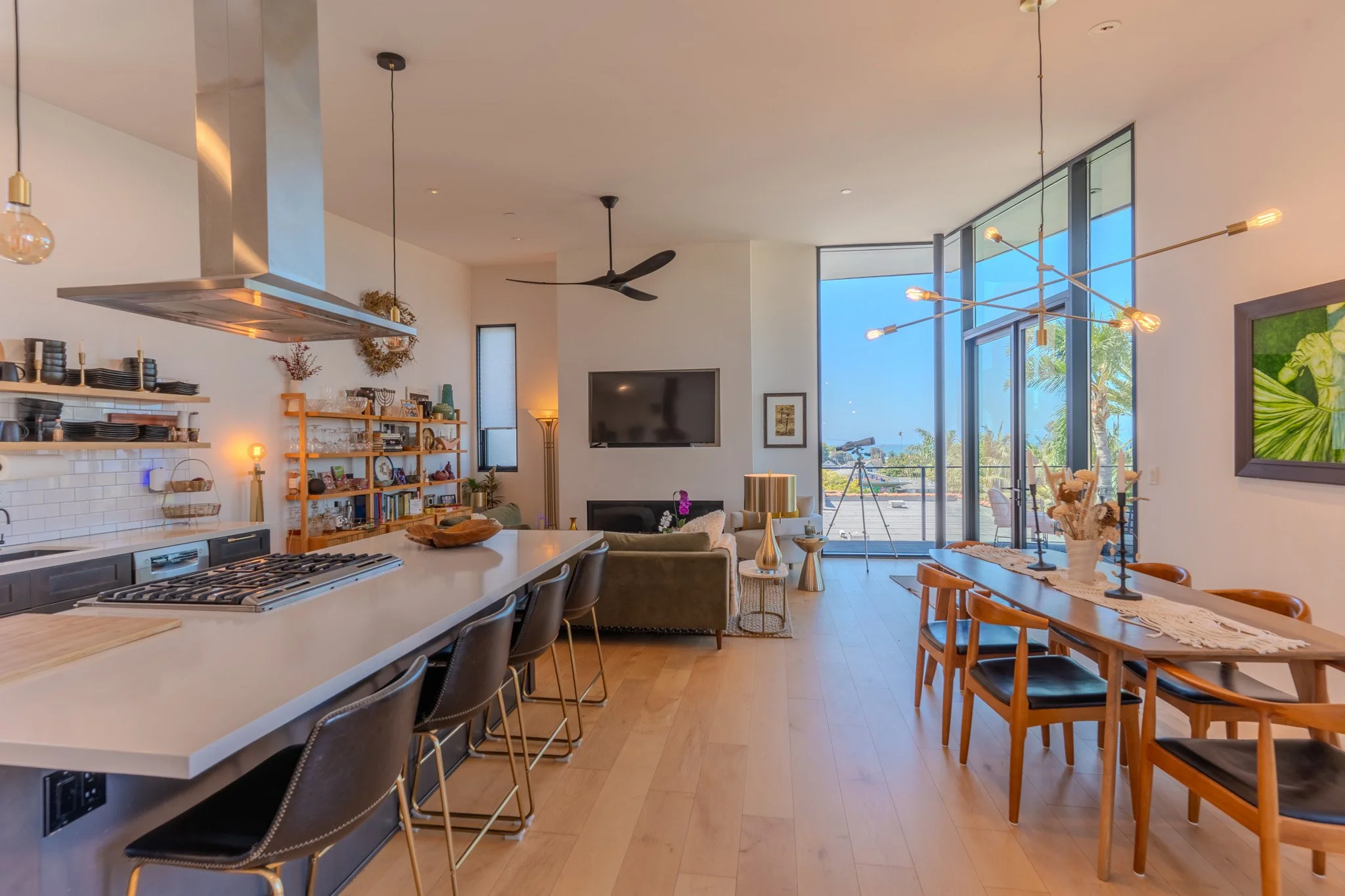 Modern Kitchen Dining Area_1.jpg