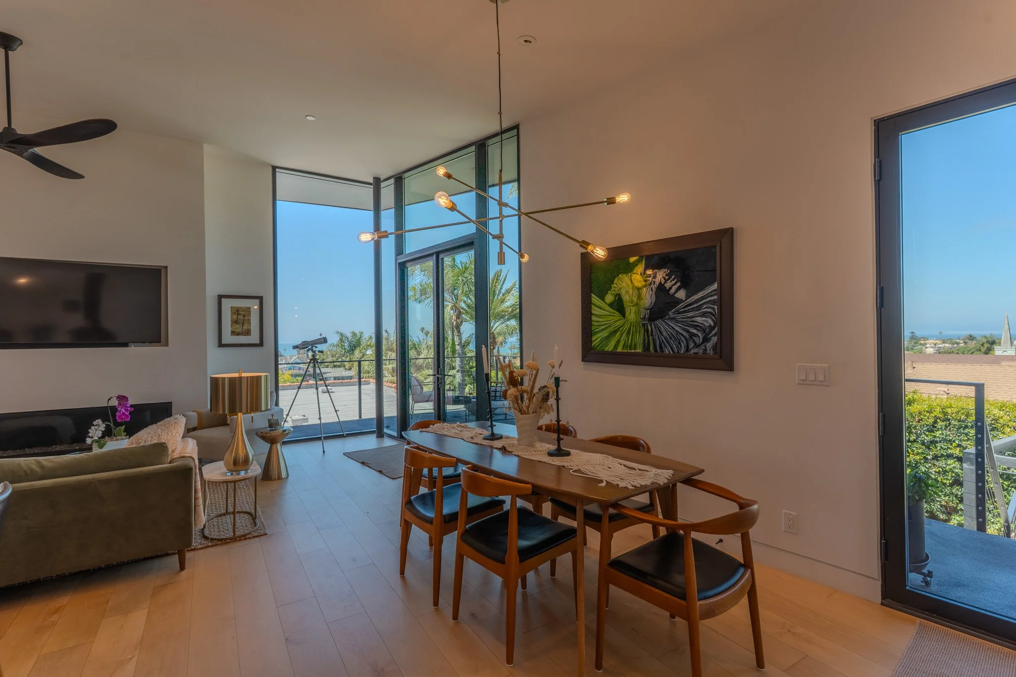 Modern Dining Room.jpg