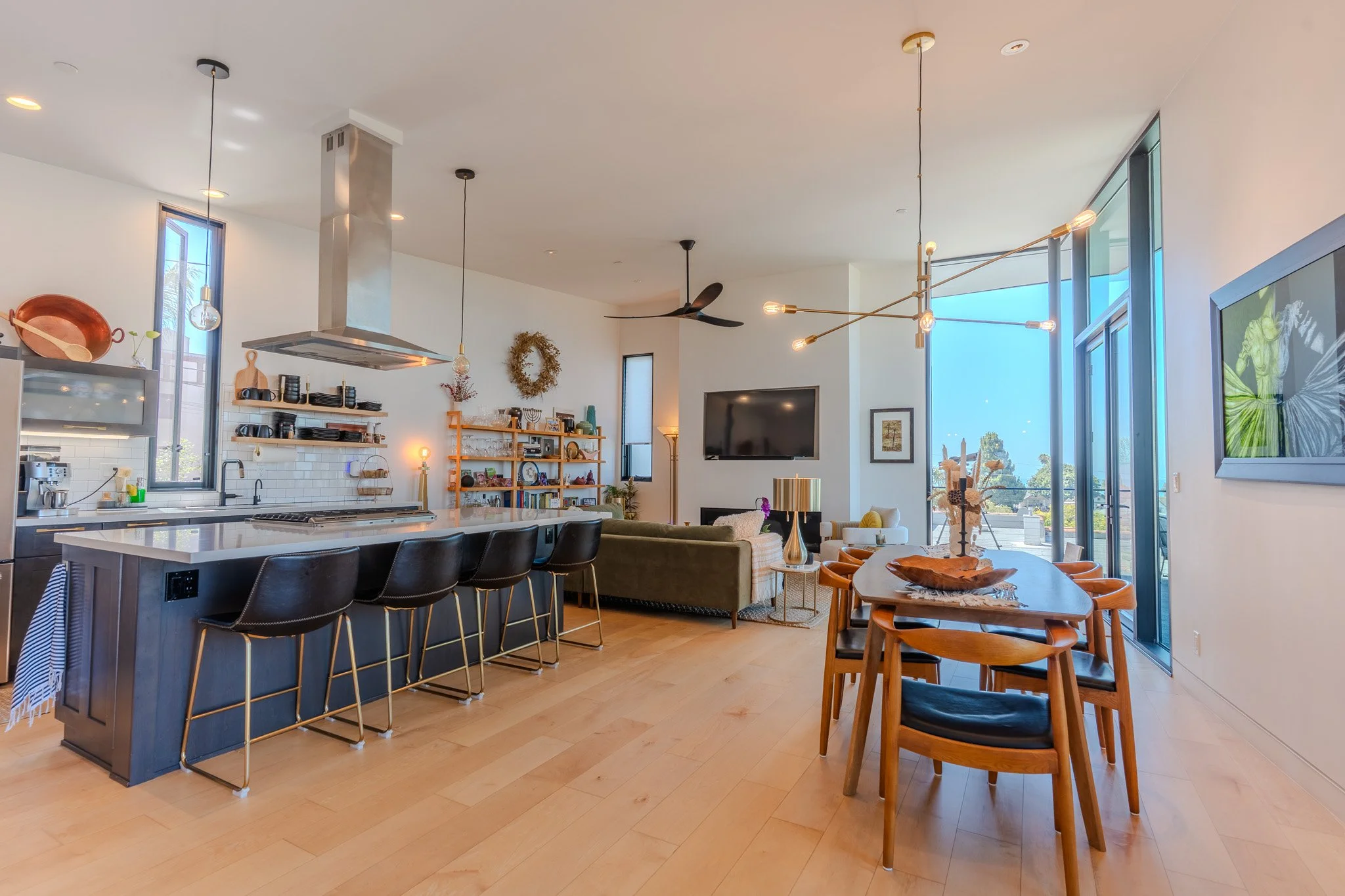 Modern Kitchen Dining Area_2.jpg