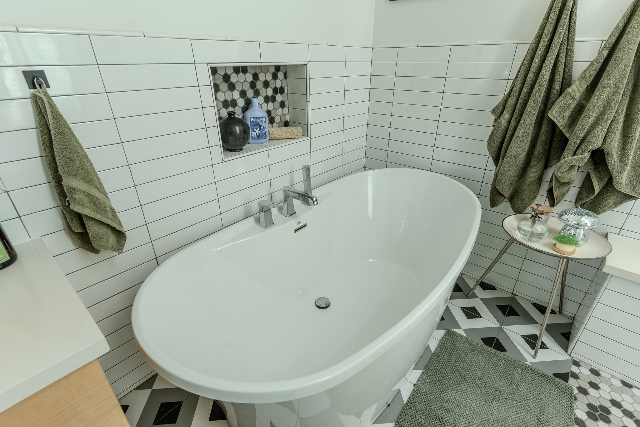 Modern Bathroom Tub.jpg