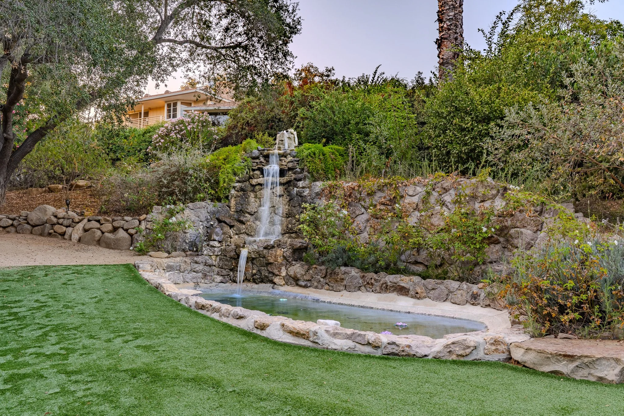 Waterfall Garden-22.jpg