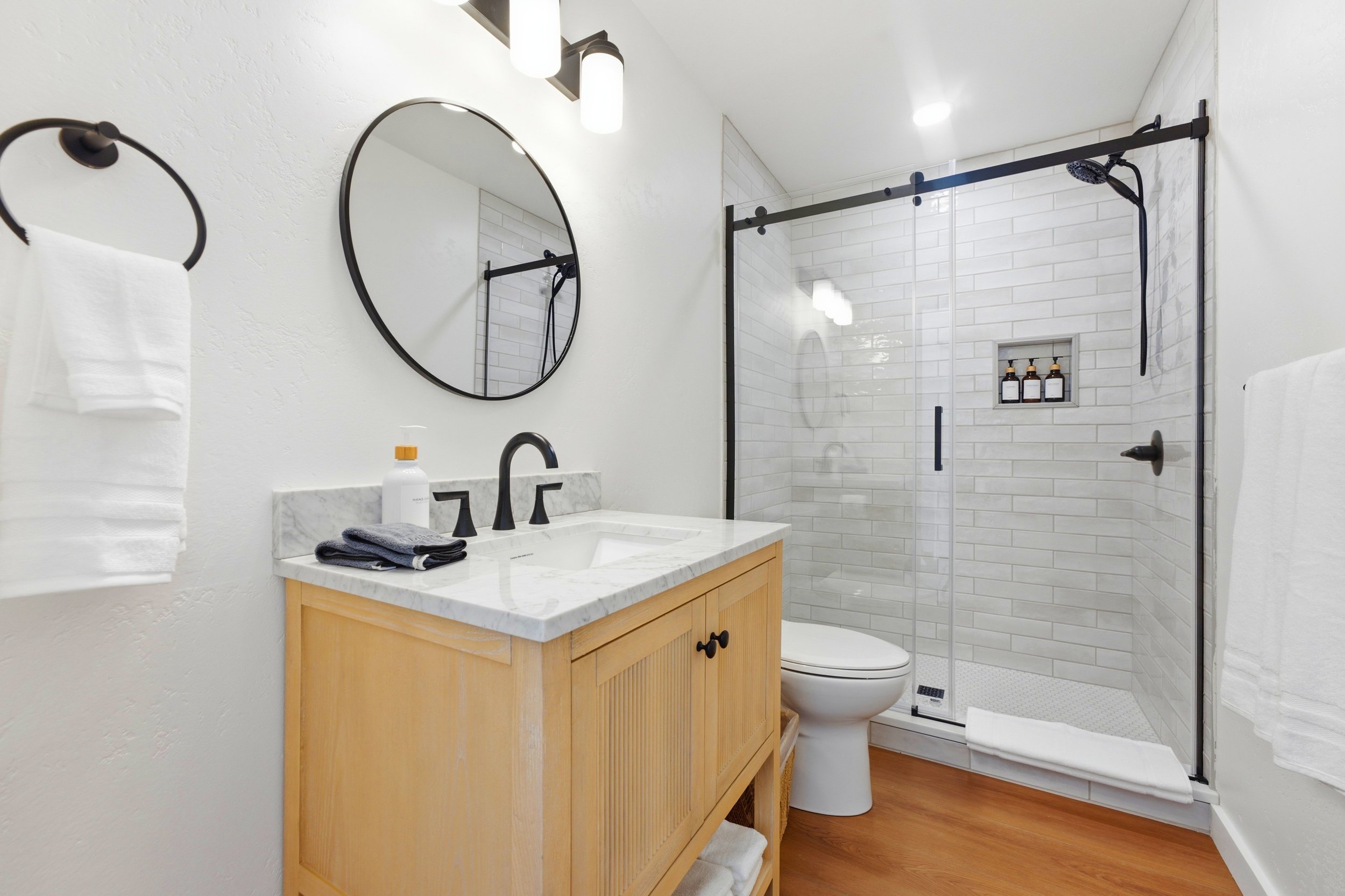 24ThirdBath.jpg