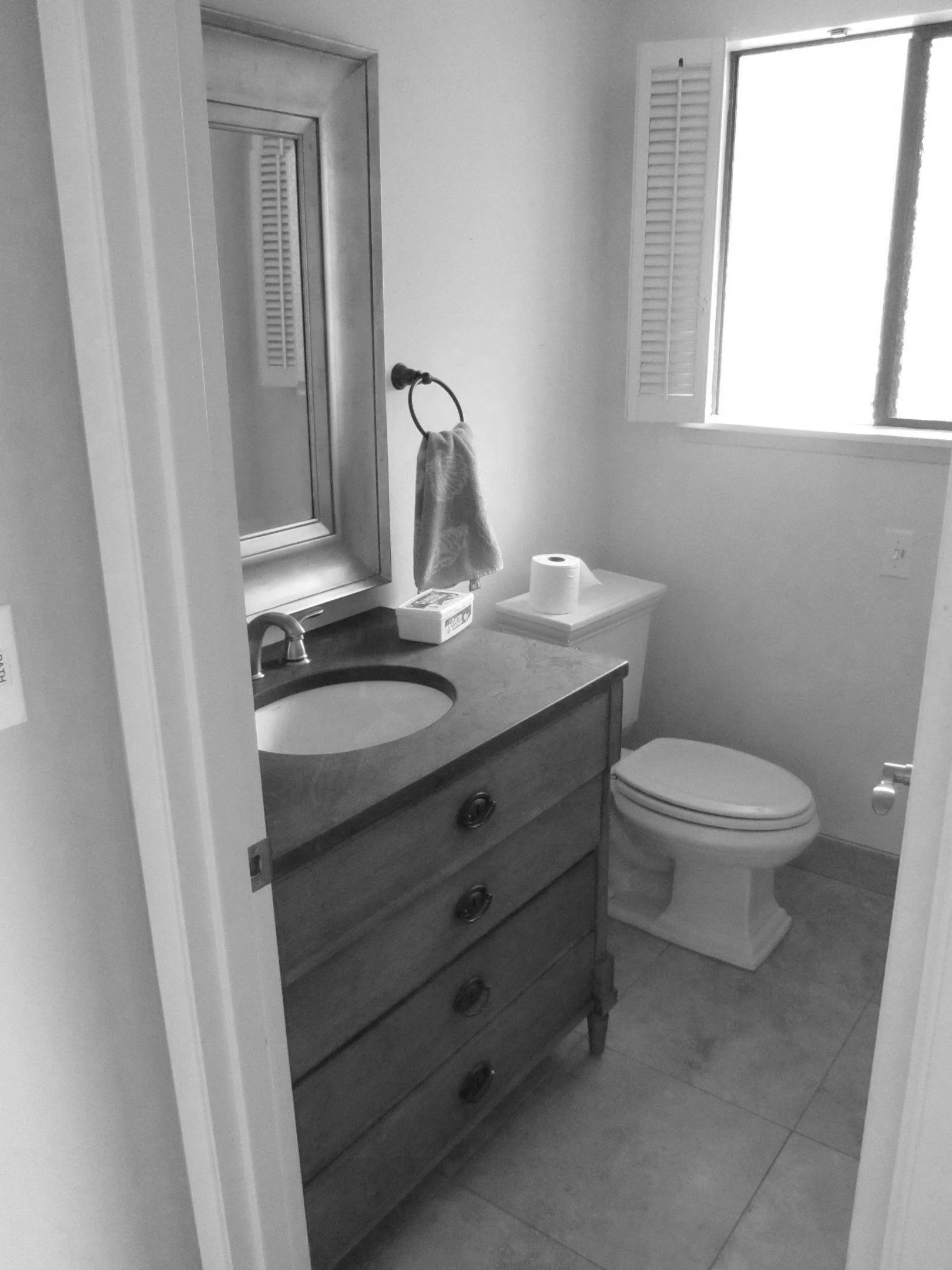 Crocenzi BEFORE Powder bathBW.JPG