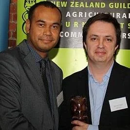 2016 Rongo winner Aaron Smale (right)