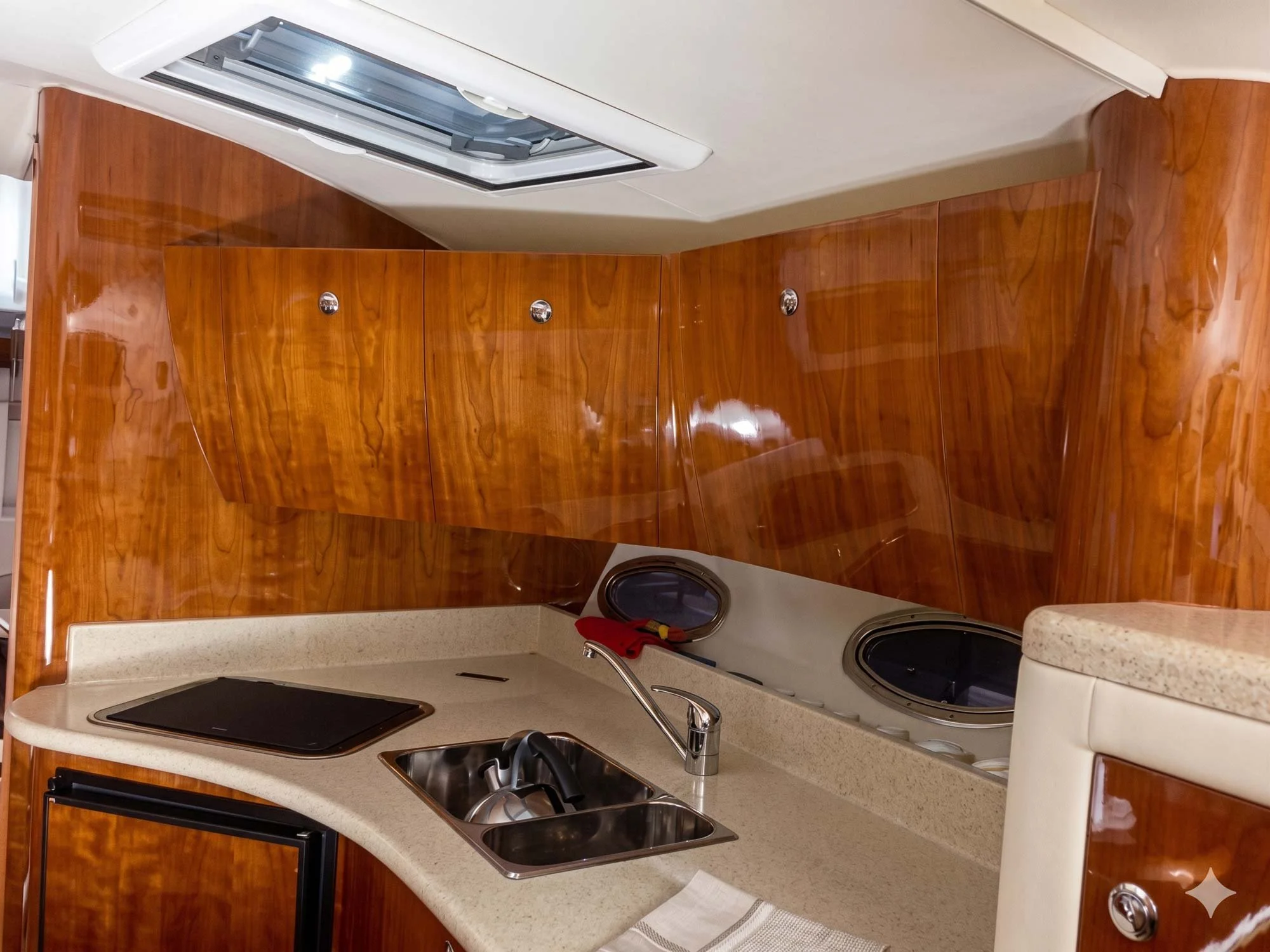 Boat varnishing