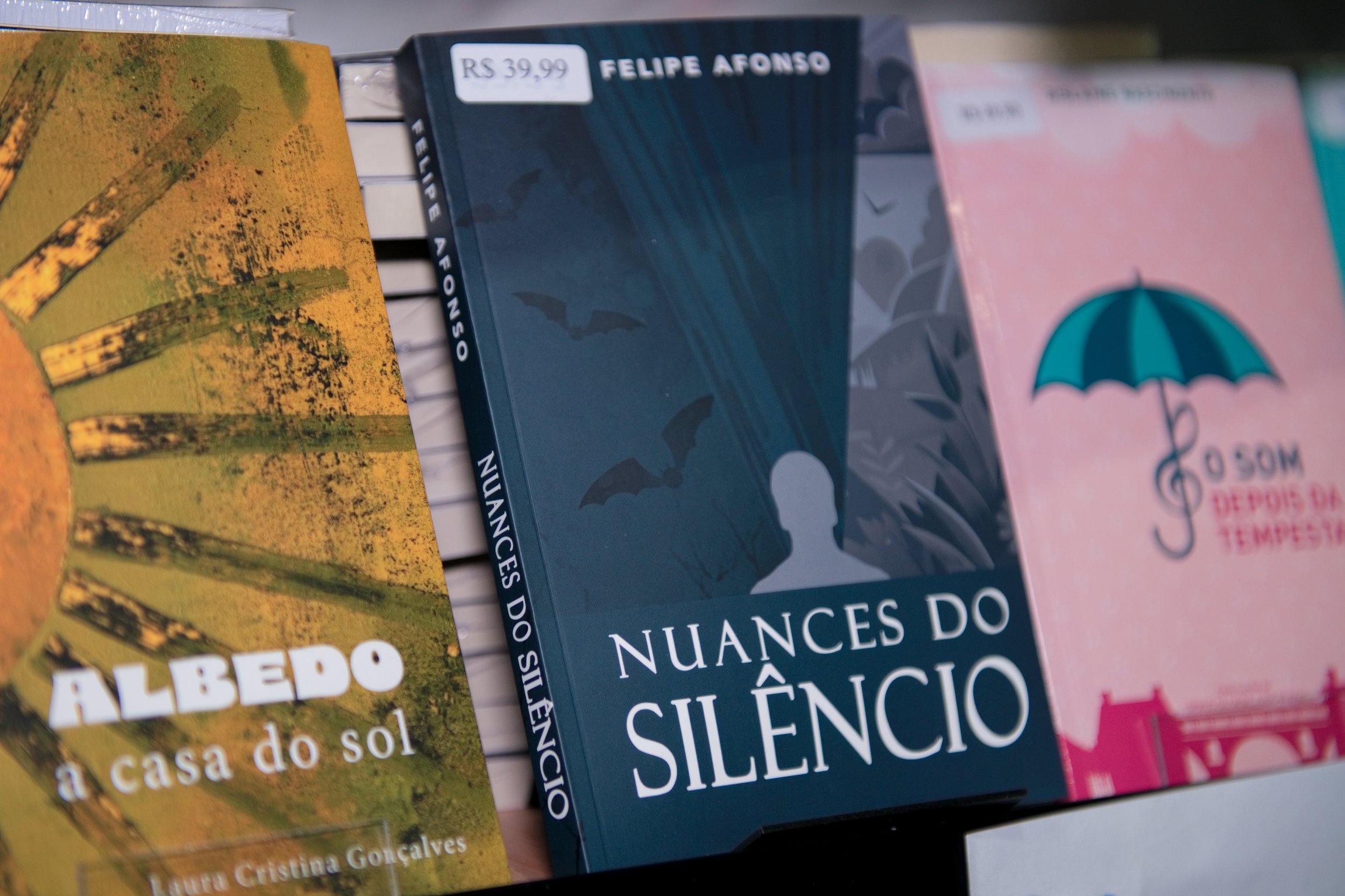 Livro Nuances do Silêncio na Bienal do Livro 2026