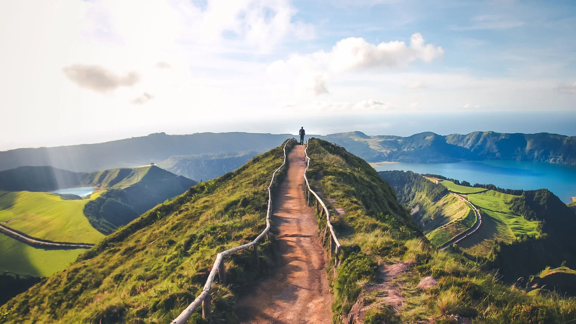 fs-jaqd1p-eucm9l-lagoadosetecidades_azores_brandonwalking_300dpi.jpg