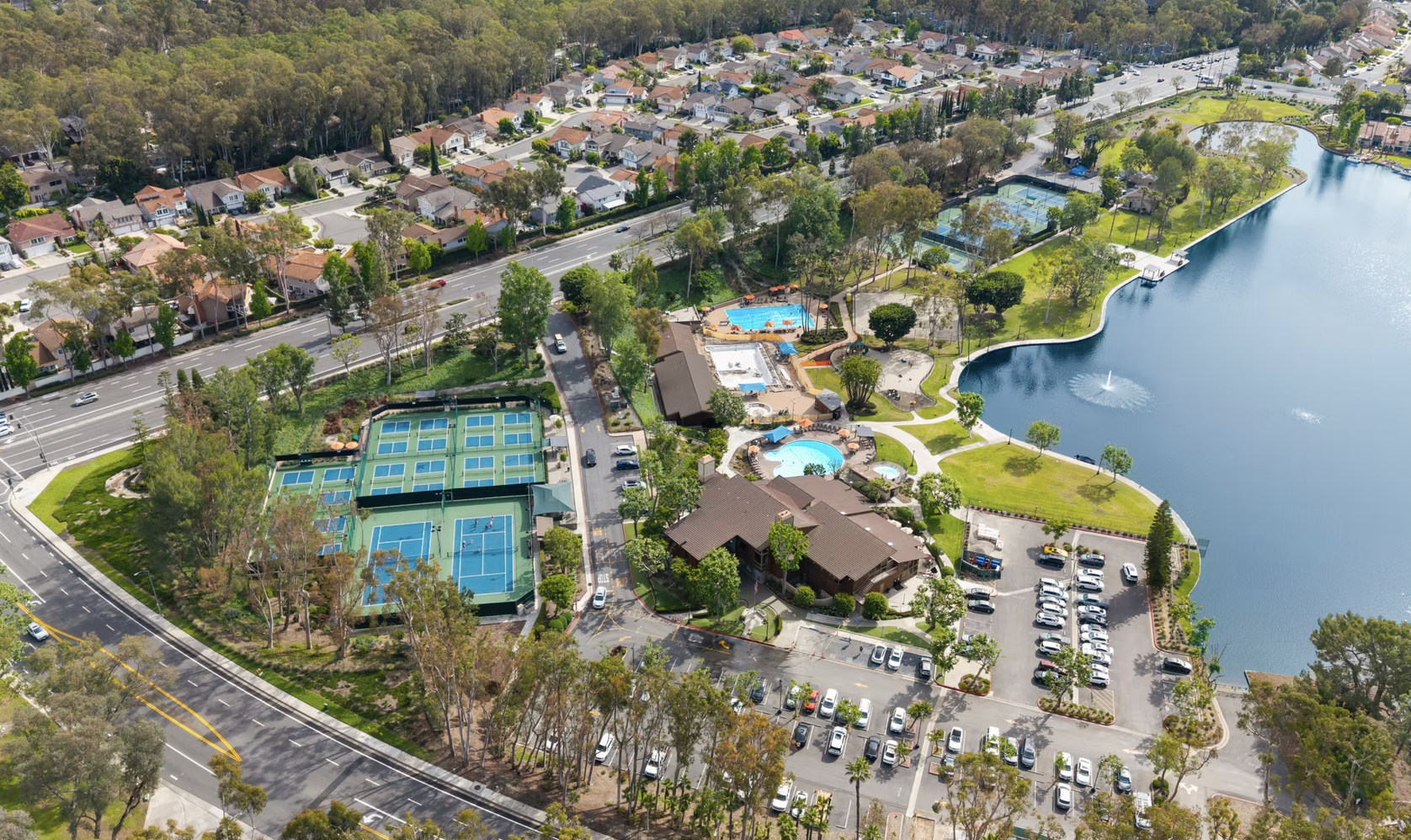 LEASED $4,900  |  Oak Creek Lane, Lake Forest