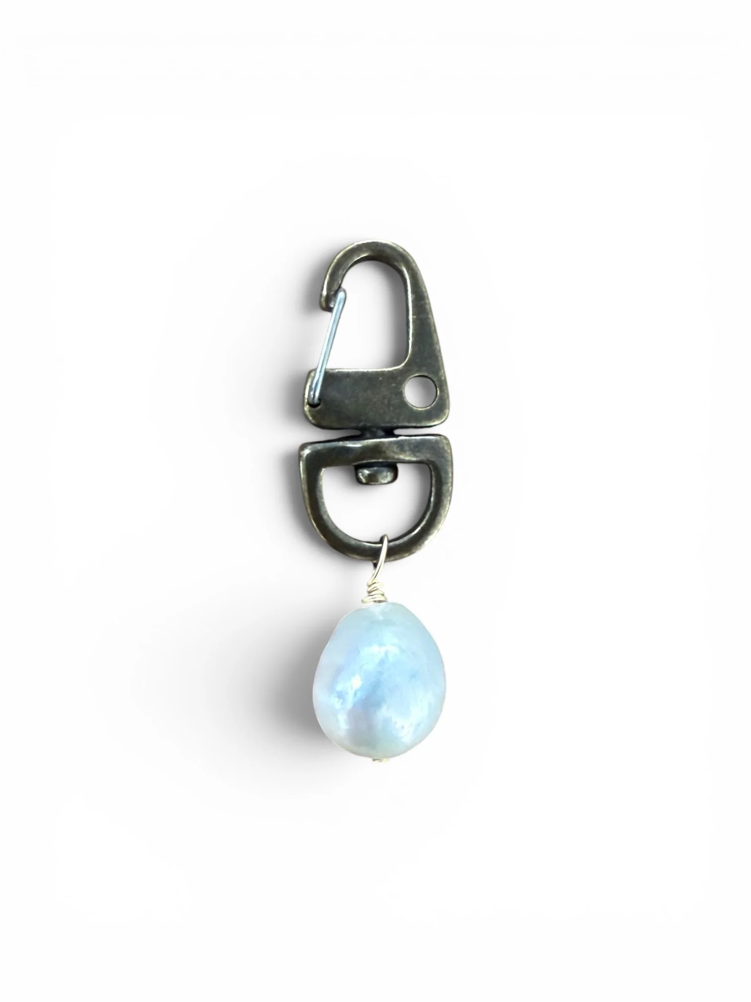 16mm Fresh Water on Gunmetal Clasp