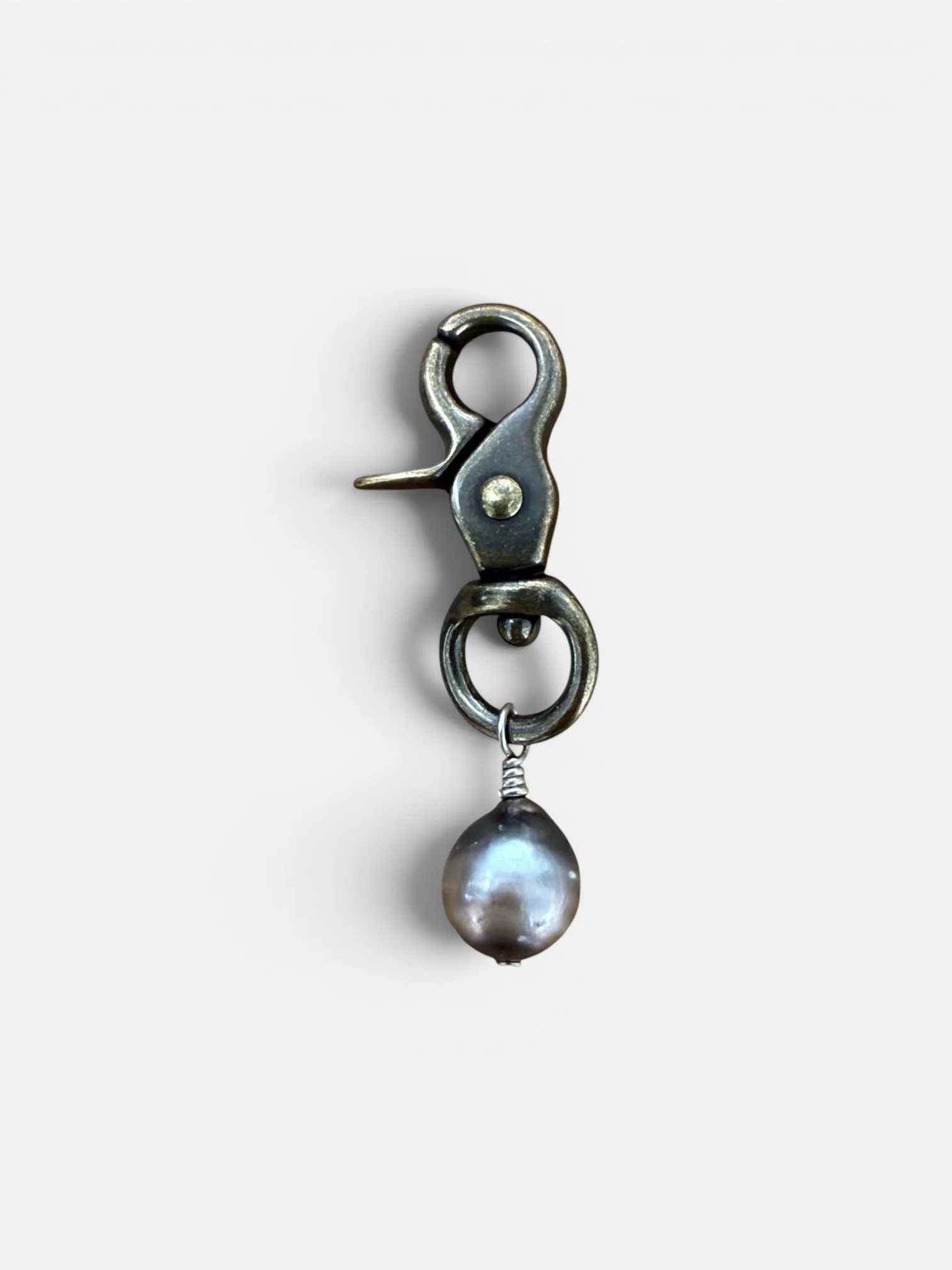 14mm Tahitian Round Pearl on Patina Clasp