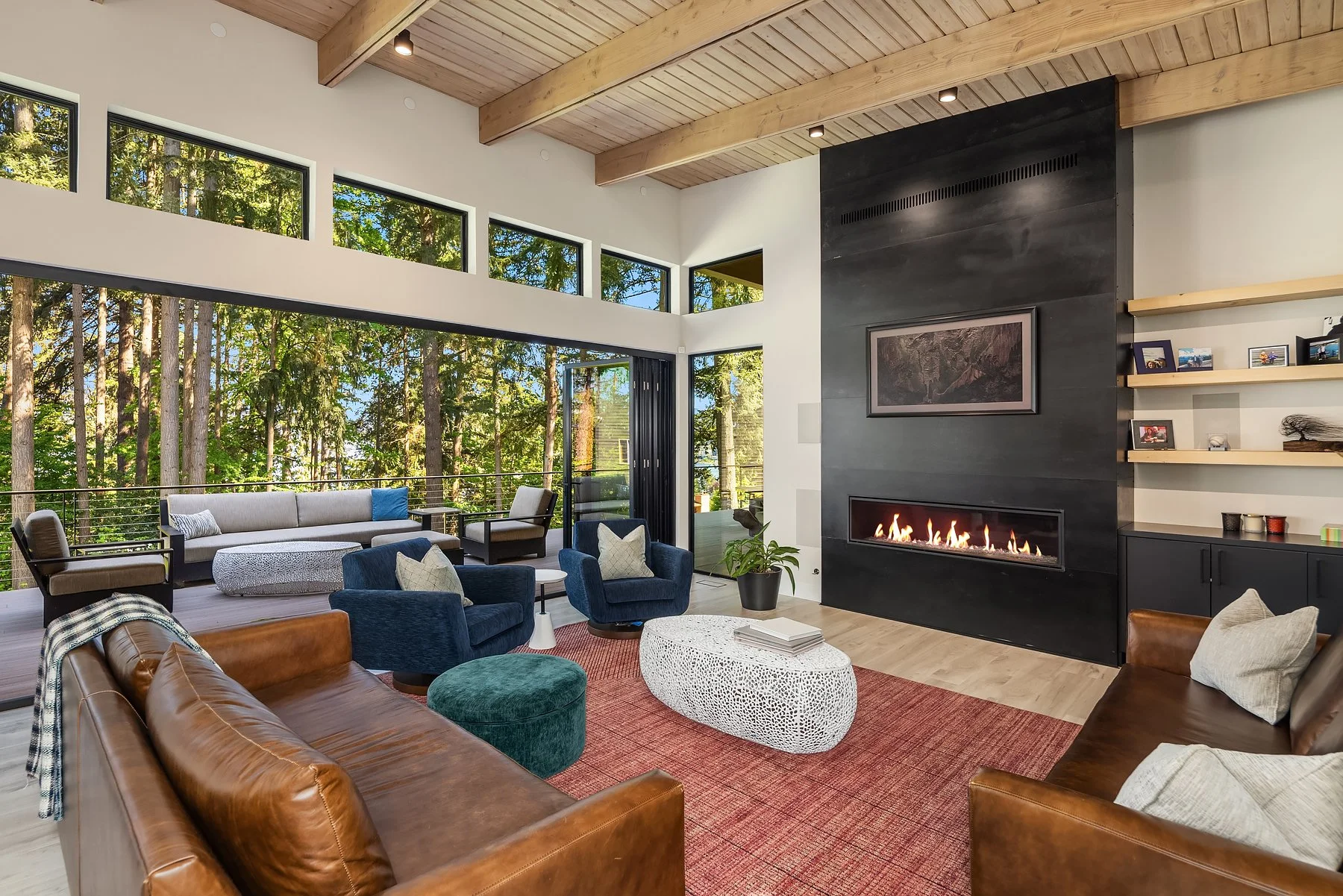 Modern horizontal fireplace with timer
