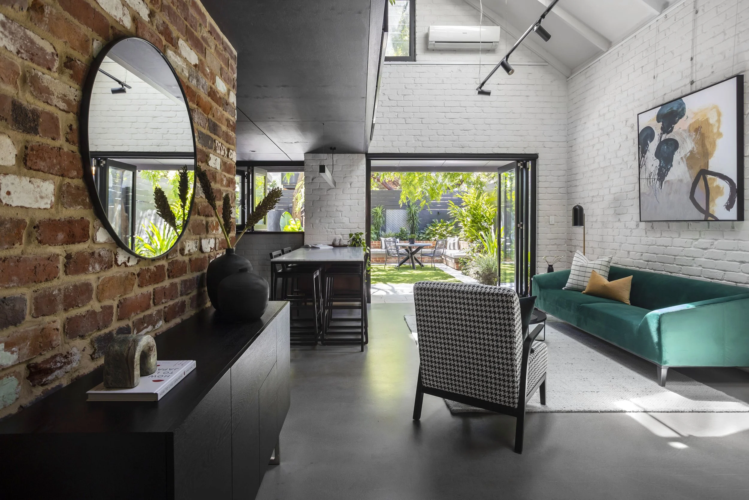 Property Spotlight: 1/6 Pearse Street, North Fremantle