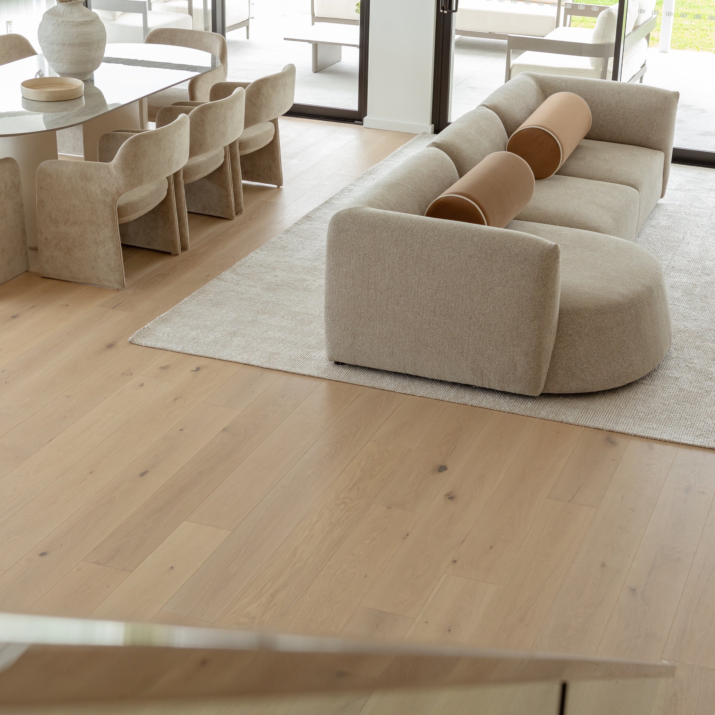 A soft and neutral touch for this home, creating a sense of calm that&rsquo;s both timeless and inviting.
⠀⠀⠀⠀⠀⠀⠀⠀⠀
 #elevatewithPSCO #designthatsells #curatedliving