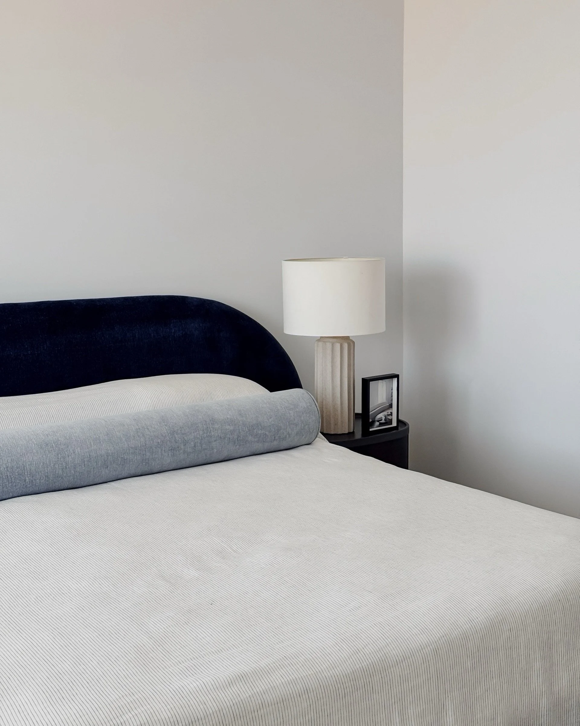 Blue on blue for this master bedroom 💙

#elevatewithPSCO #designthatsells #curatedliving