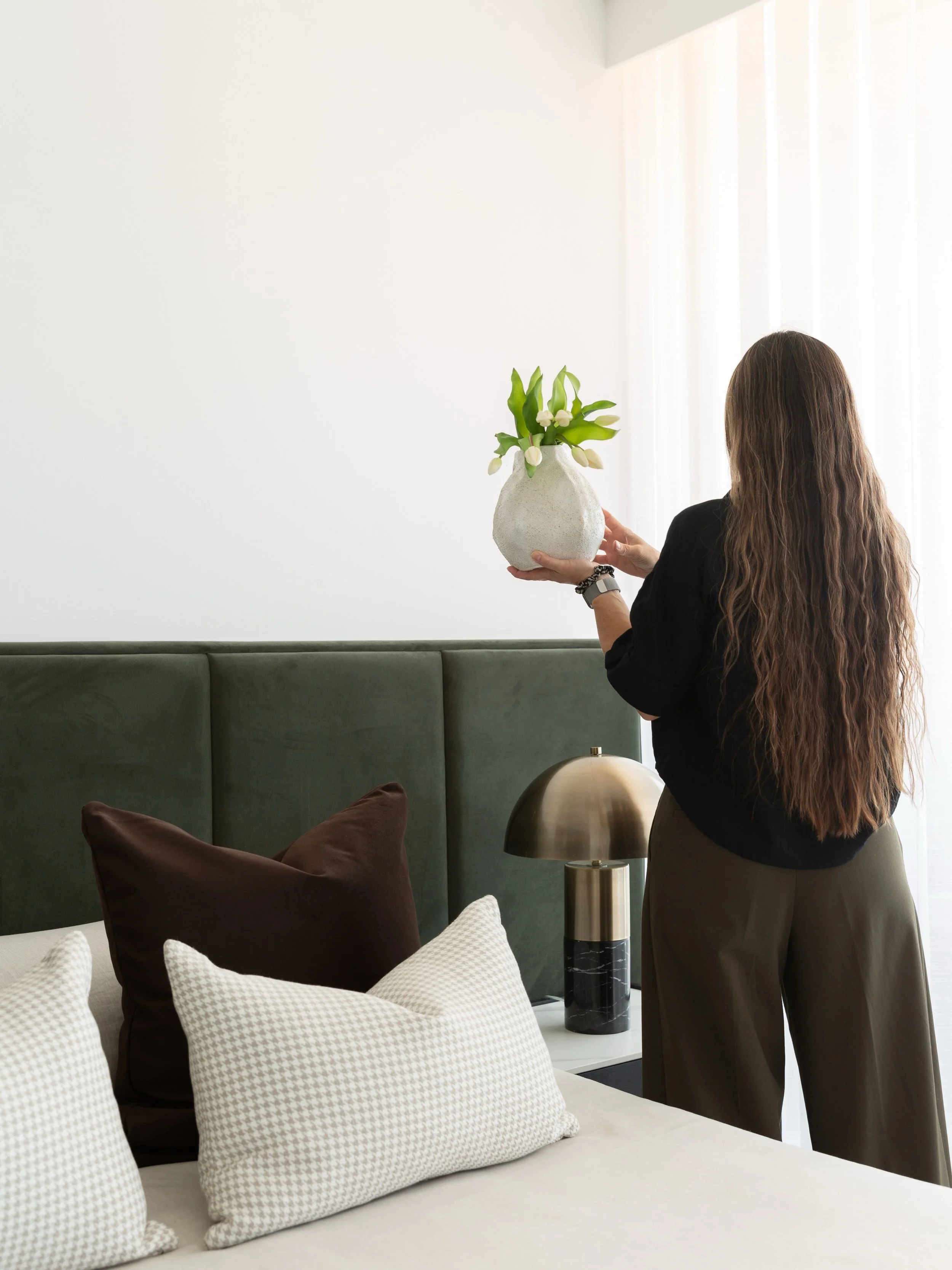 Some people grow with a business. Others help shape it.

Ten years of experience. An incredible eye for design. A natural instinct for what works. And an unwavering commitment to excellence.

For Jes, it&rsquo;s more than creating beautiful spaces. I
