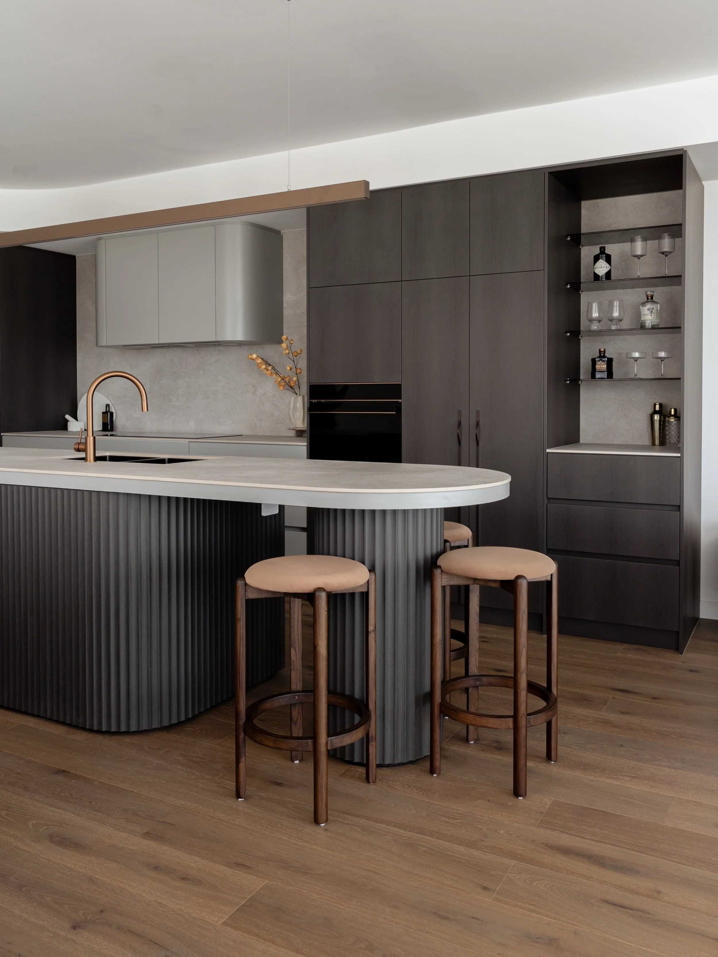 Can&rsquo;t get enough of this kitchen in Mount Pleasant. It&rsquo;s clean &amp; minimal with the perfect amount of detail. Beautifully styled by us, to complement the space. 

@developwise 

 #elevatewithPSCO #designthatsells #curatedliving #propert