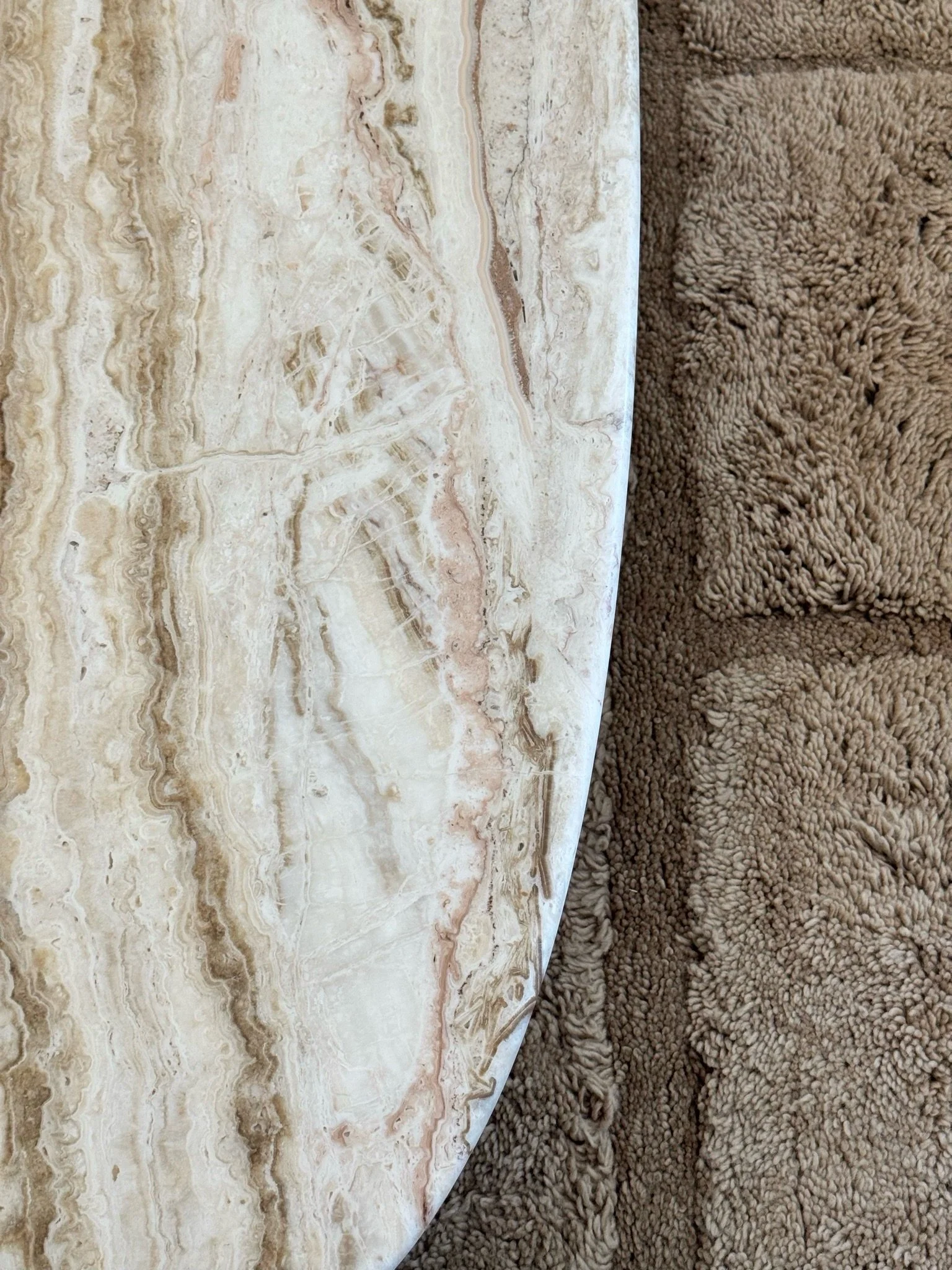 On-site snaps from our latest Interiors install.

Beautiful stone, lush rugs and thoughtfully selected furniture come together to create a warm, inviting home designed for the family who live in it.

#interiordesignperth #perthinteriors #furniture #e