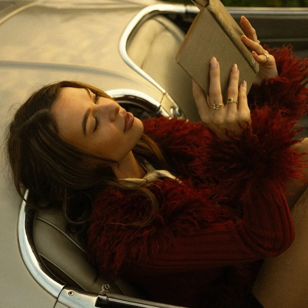 Freya uses Tarot cards and posts online regularly. Somehow the right video seems to find you, just when you need it.